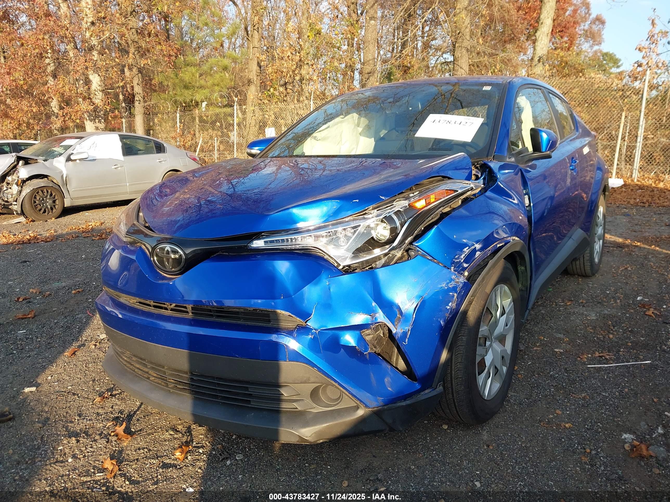 TOYOTA C-HR image 6
