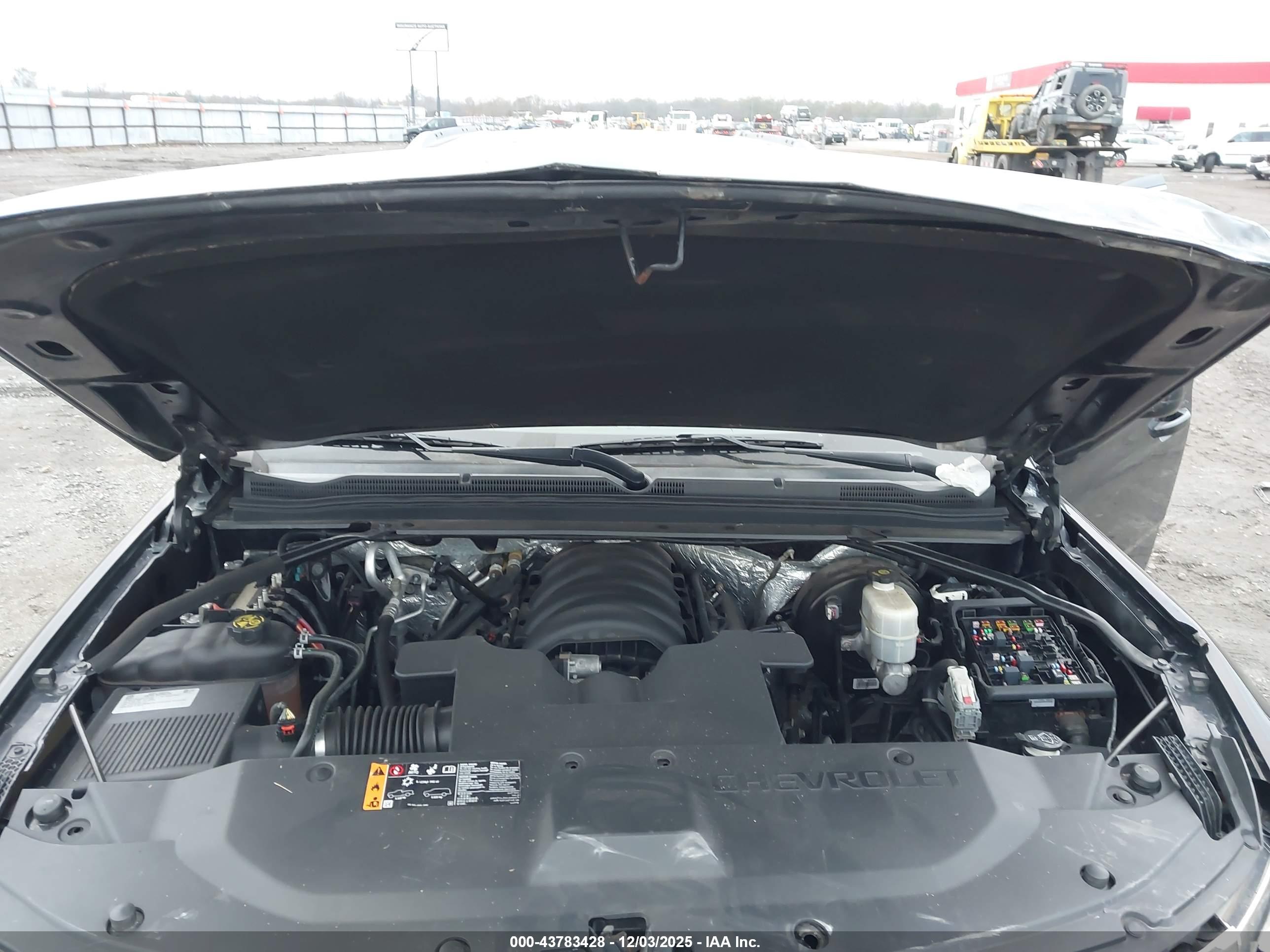 CHEVROLET TAHOE image 10