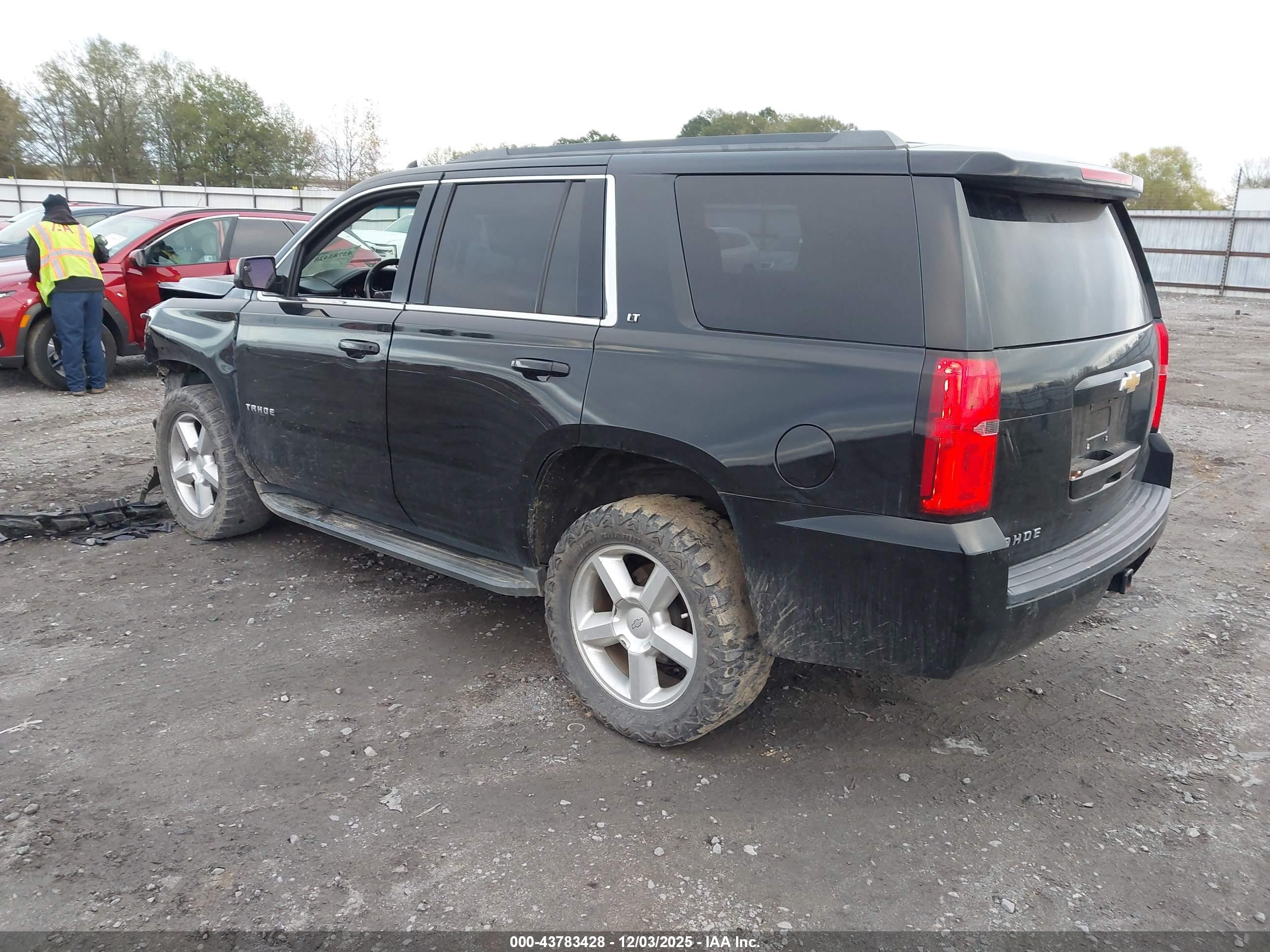 CHEVROLET TAHOE image 3