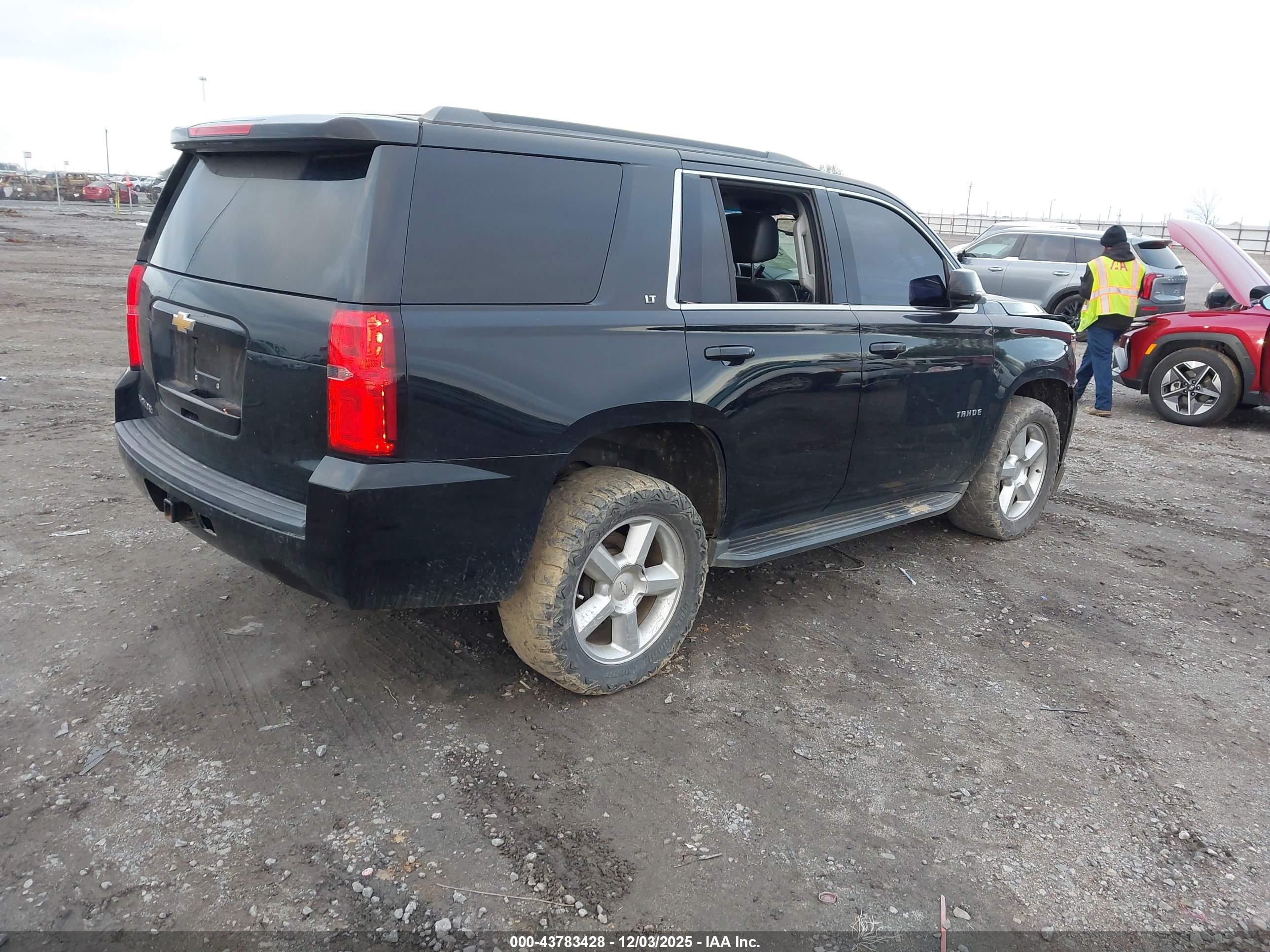 CHEVROLET TAHOE image 4