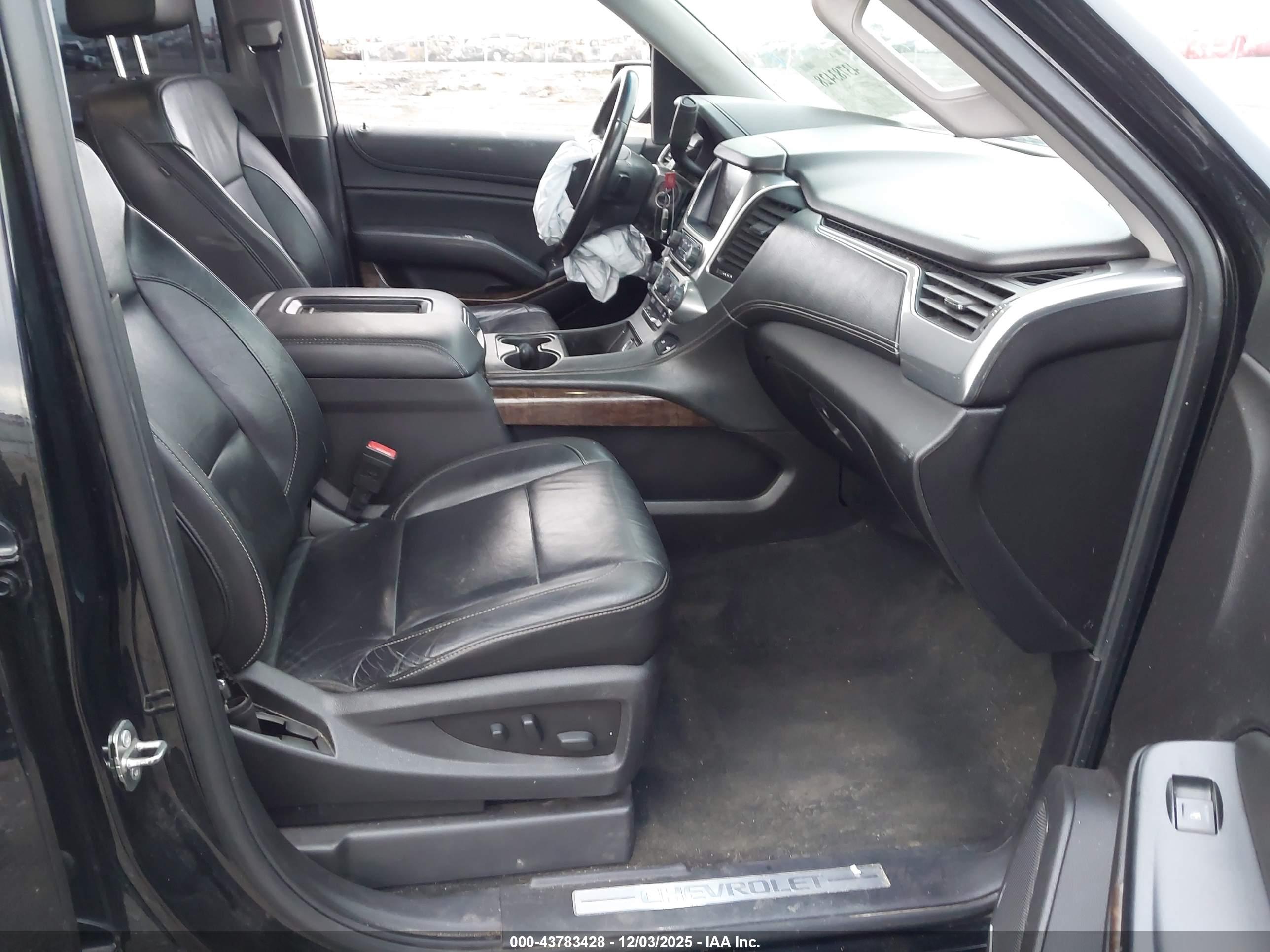 CHEVROLET TAHOE image 5
