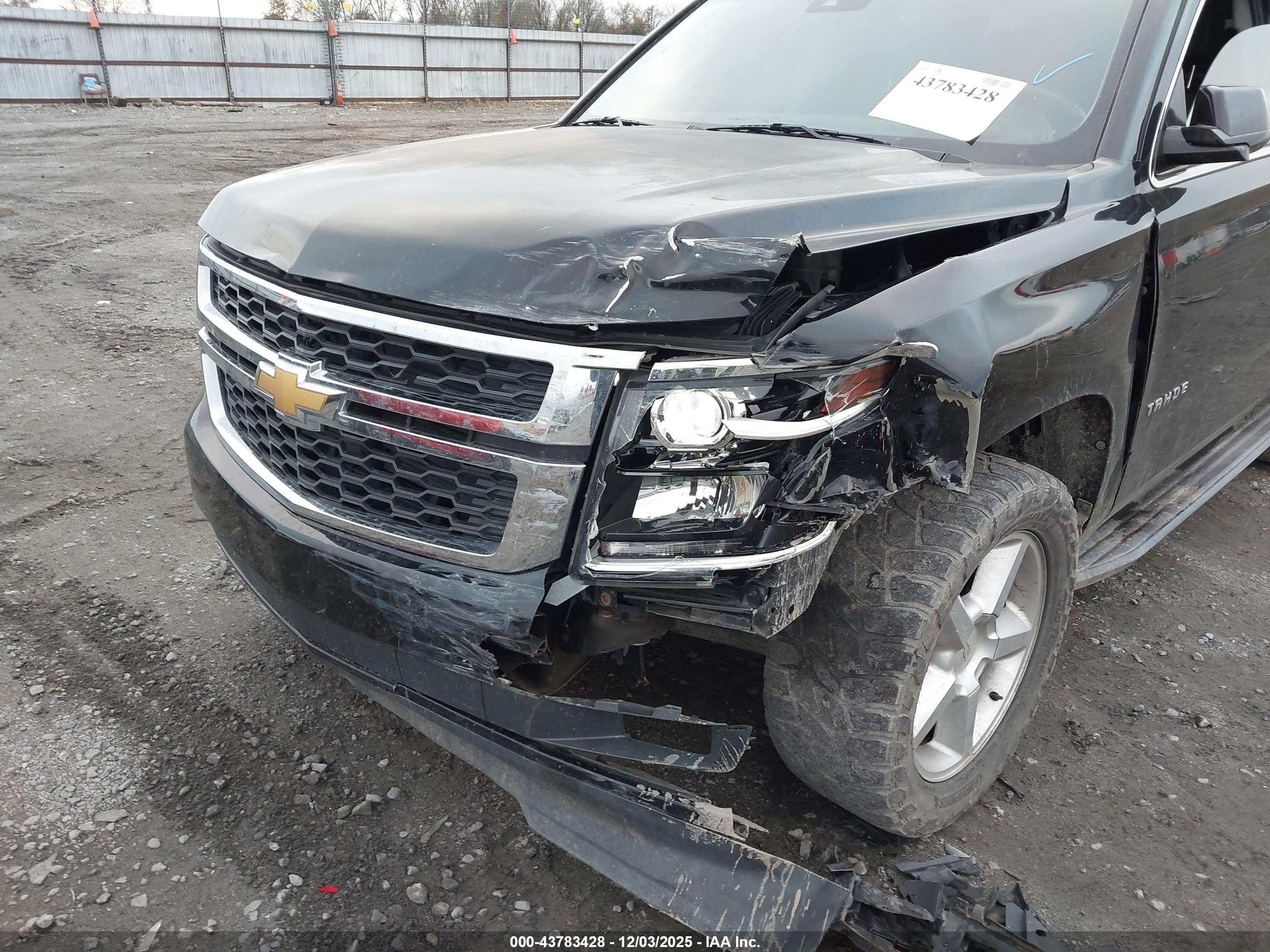 CHEVROLET TAHOE image 6