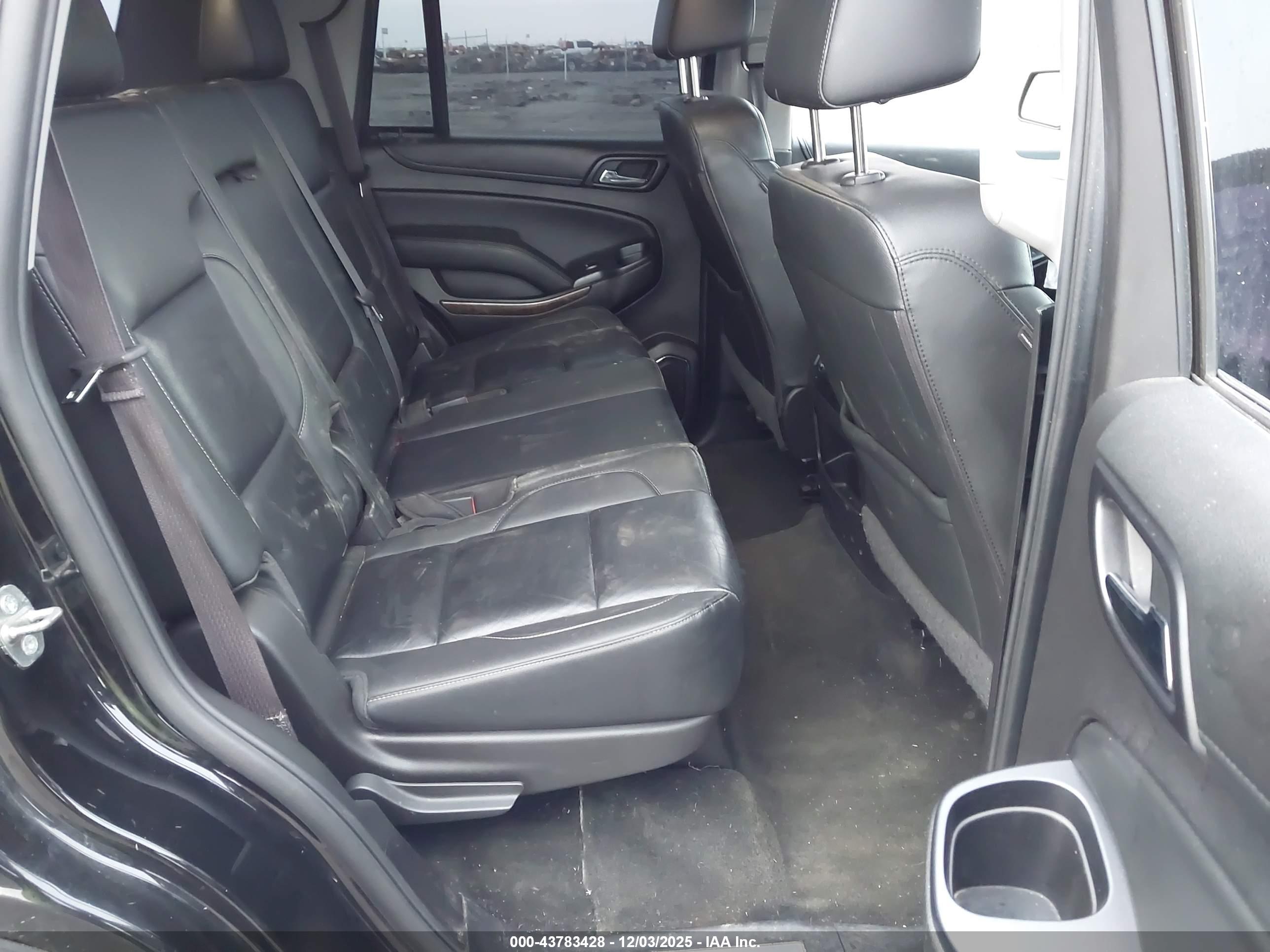 CHEVROLET TAHOE image 8