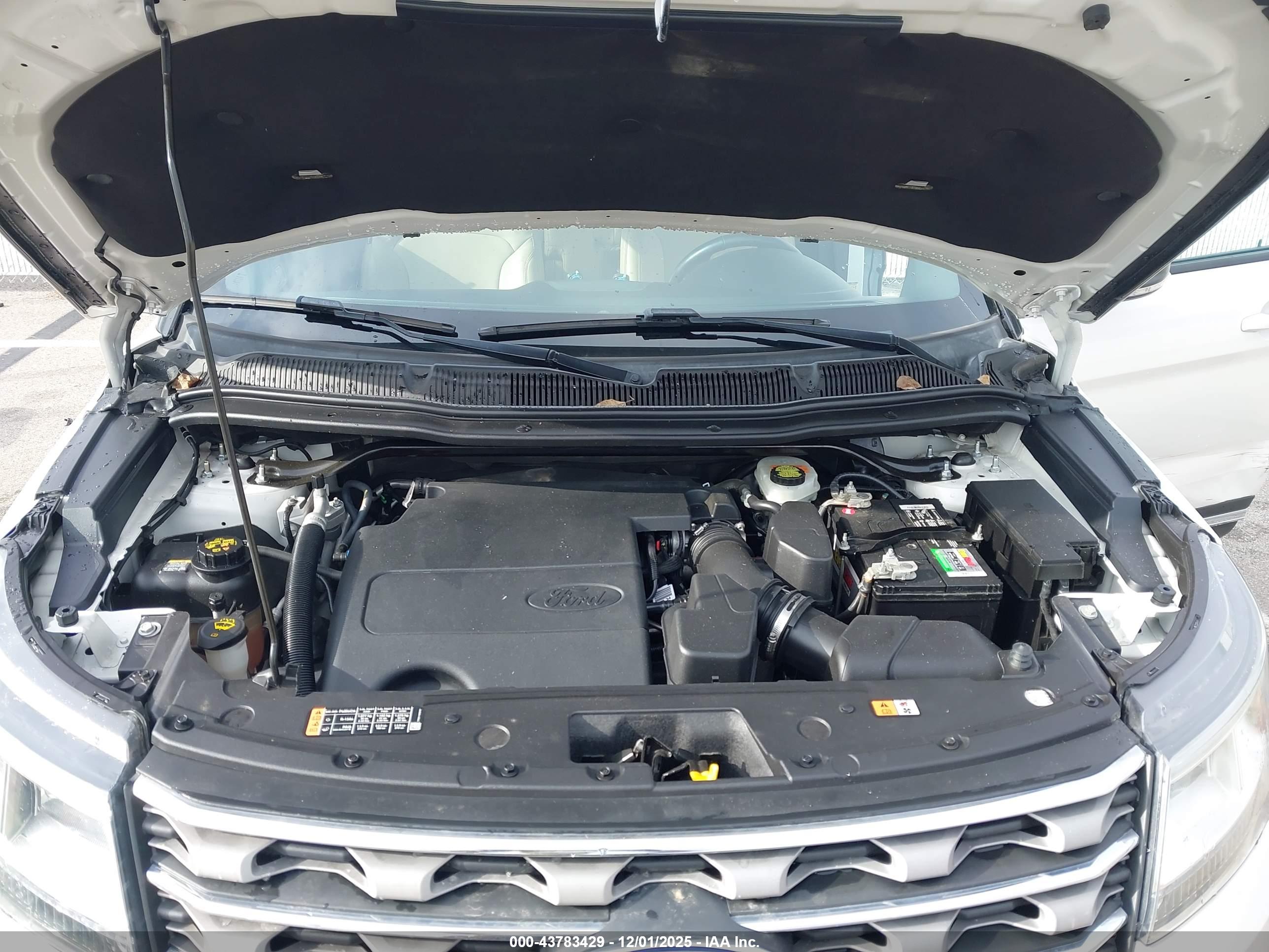 FORD EXPLORER image 10