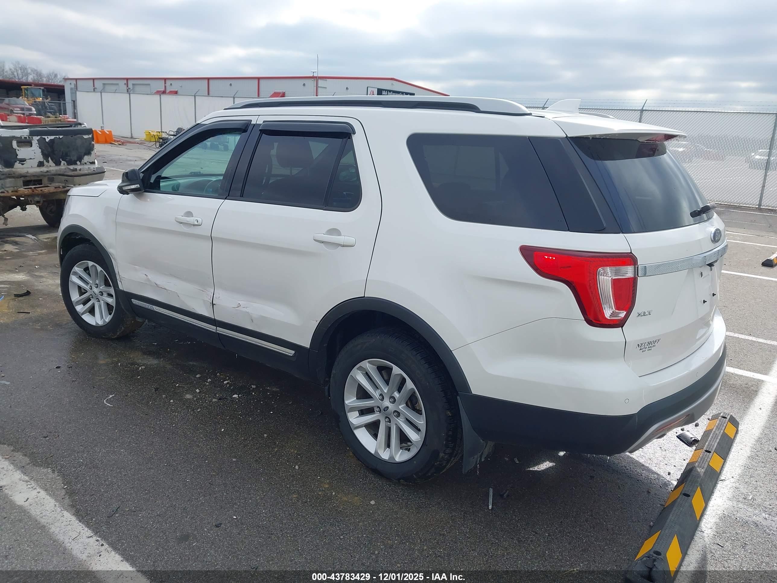FORD EXPLORER image 3