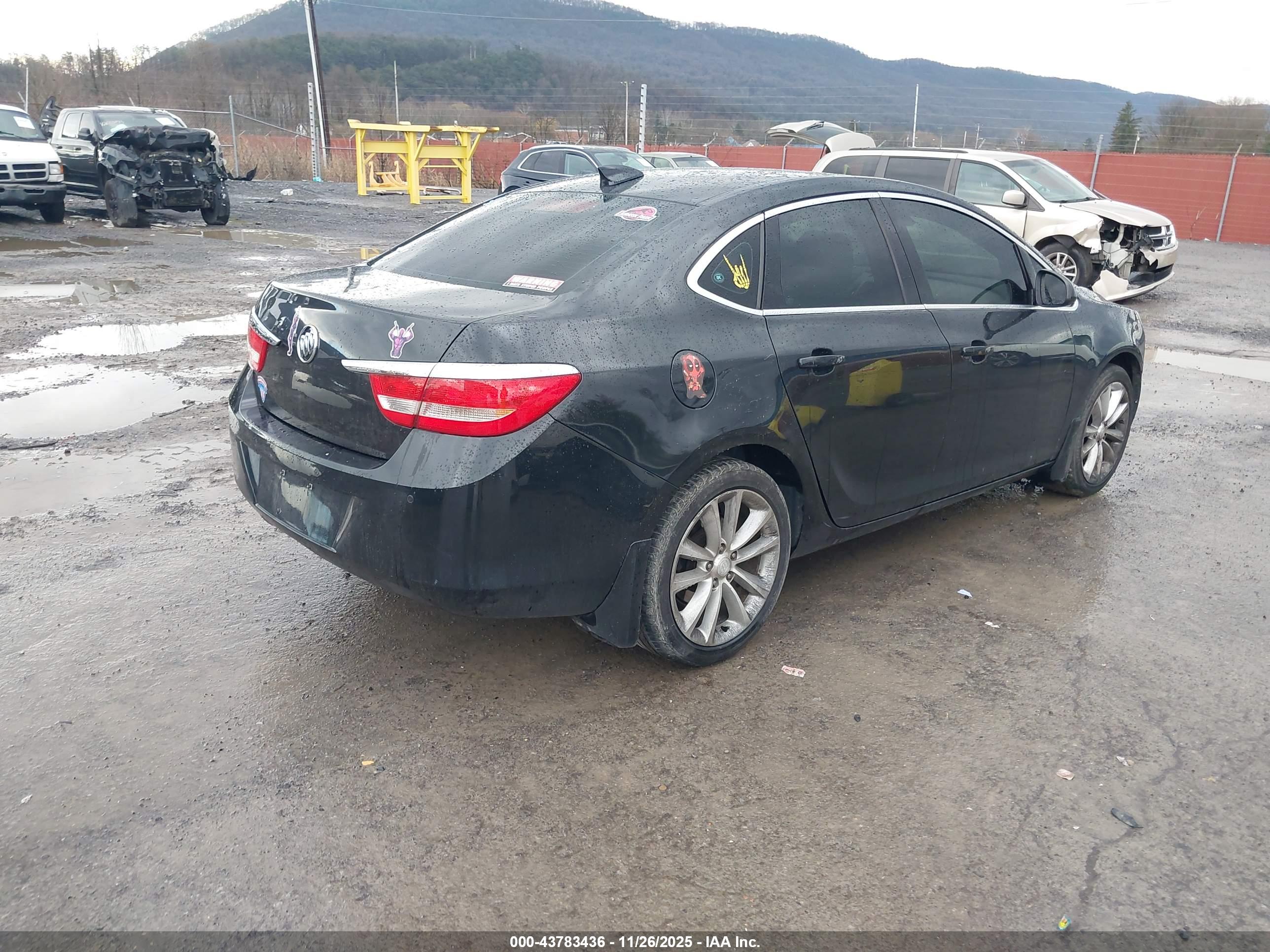 BUICK VERANO image 4