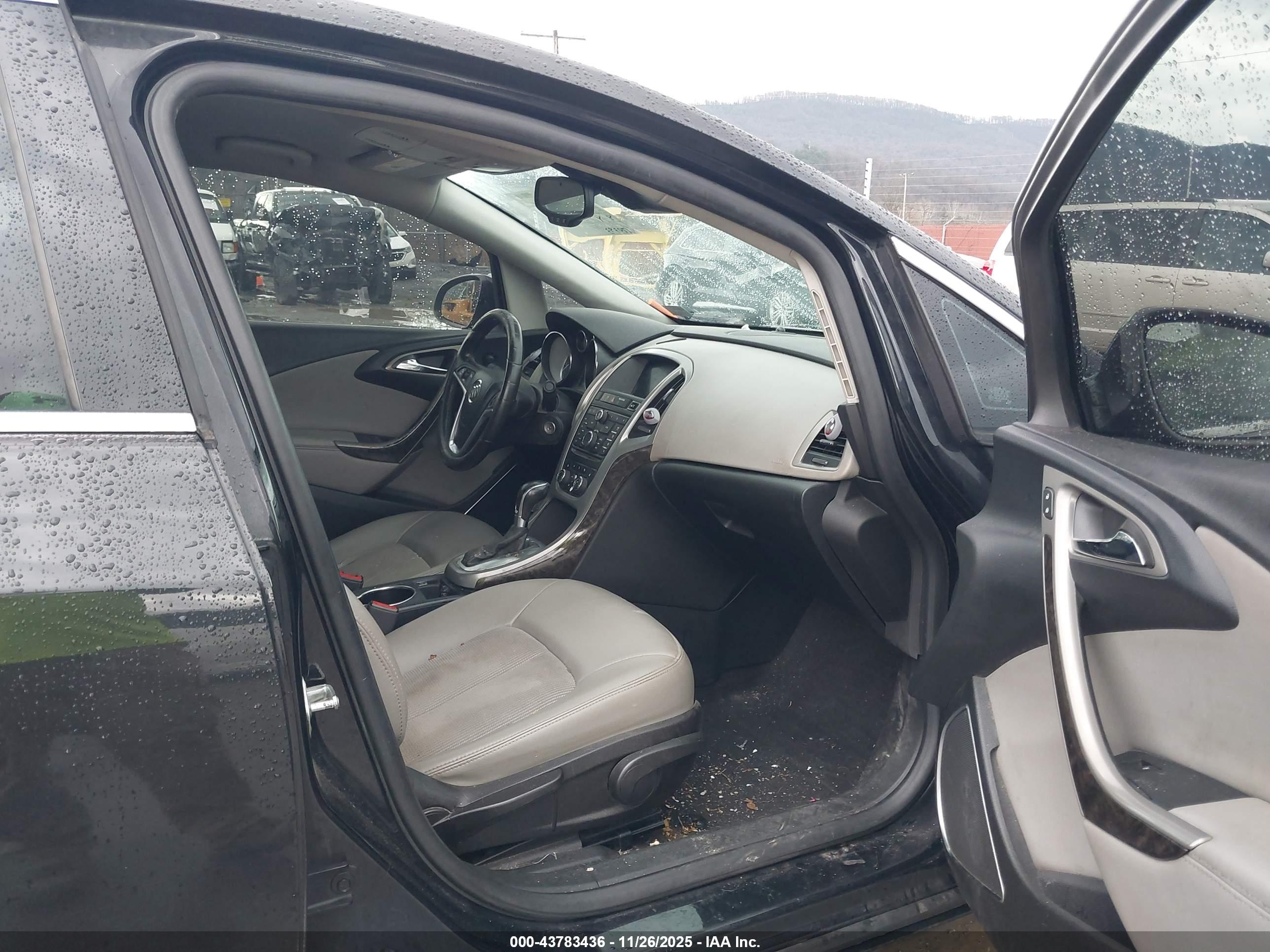 BUICK VERANO image 5