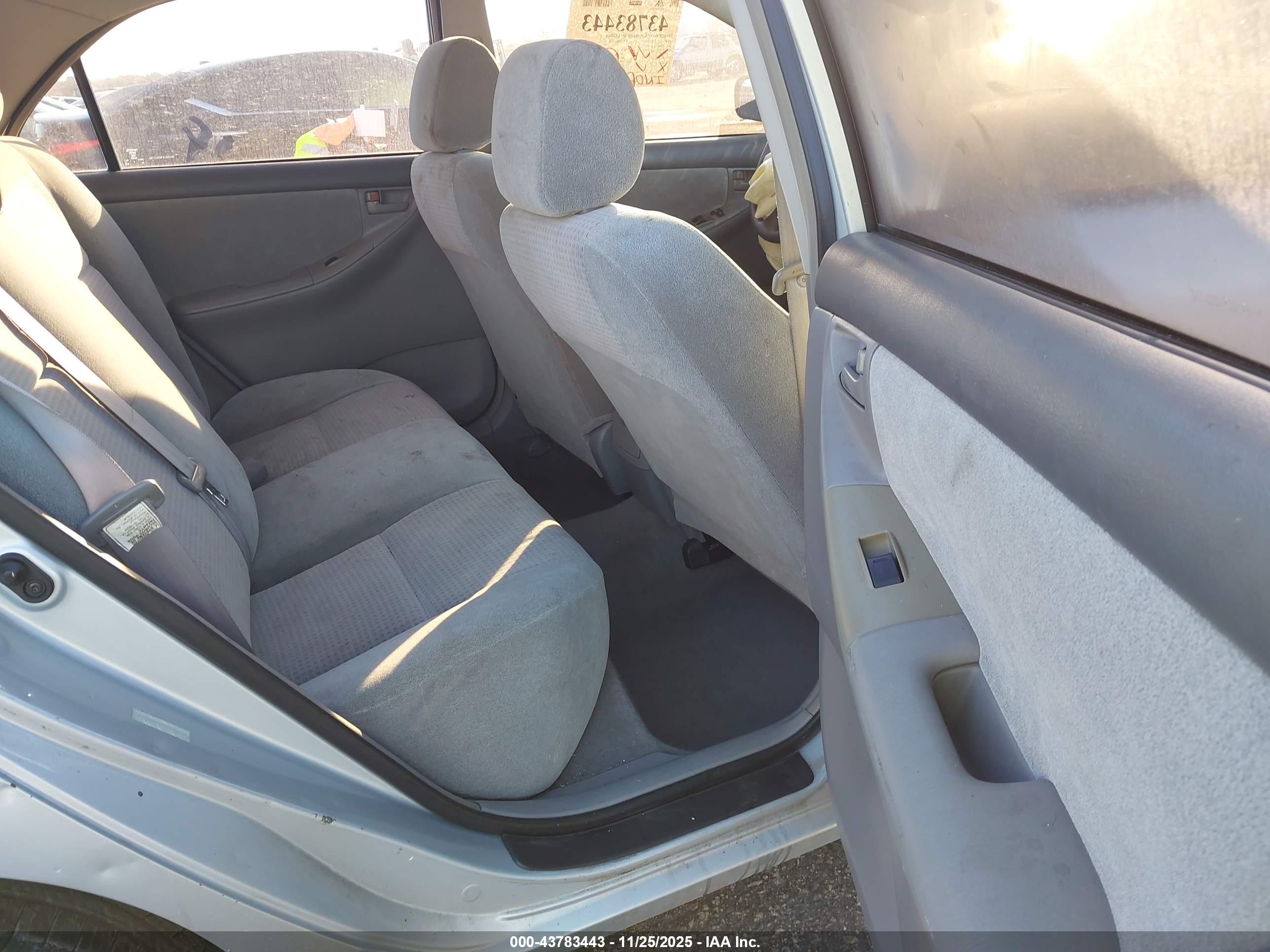 TOYOTA COROLLA image 8