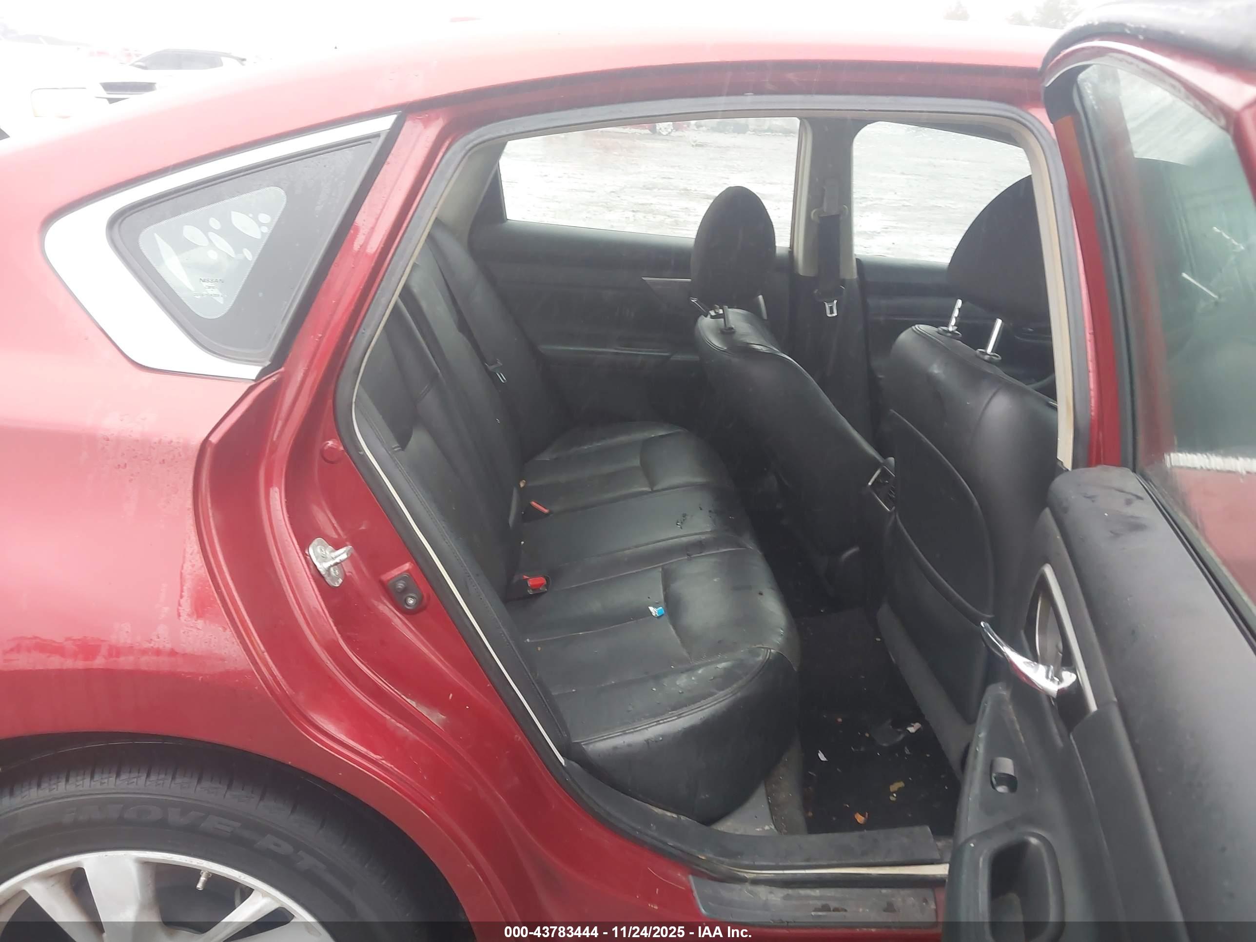 NISSAN ALTIMA image 8