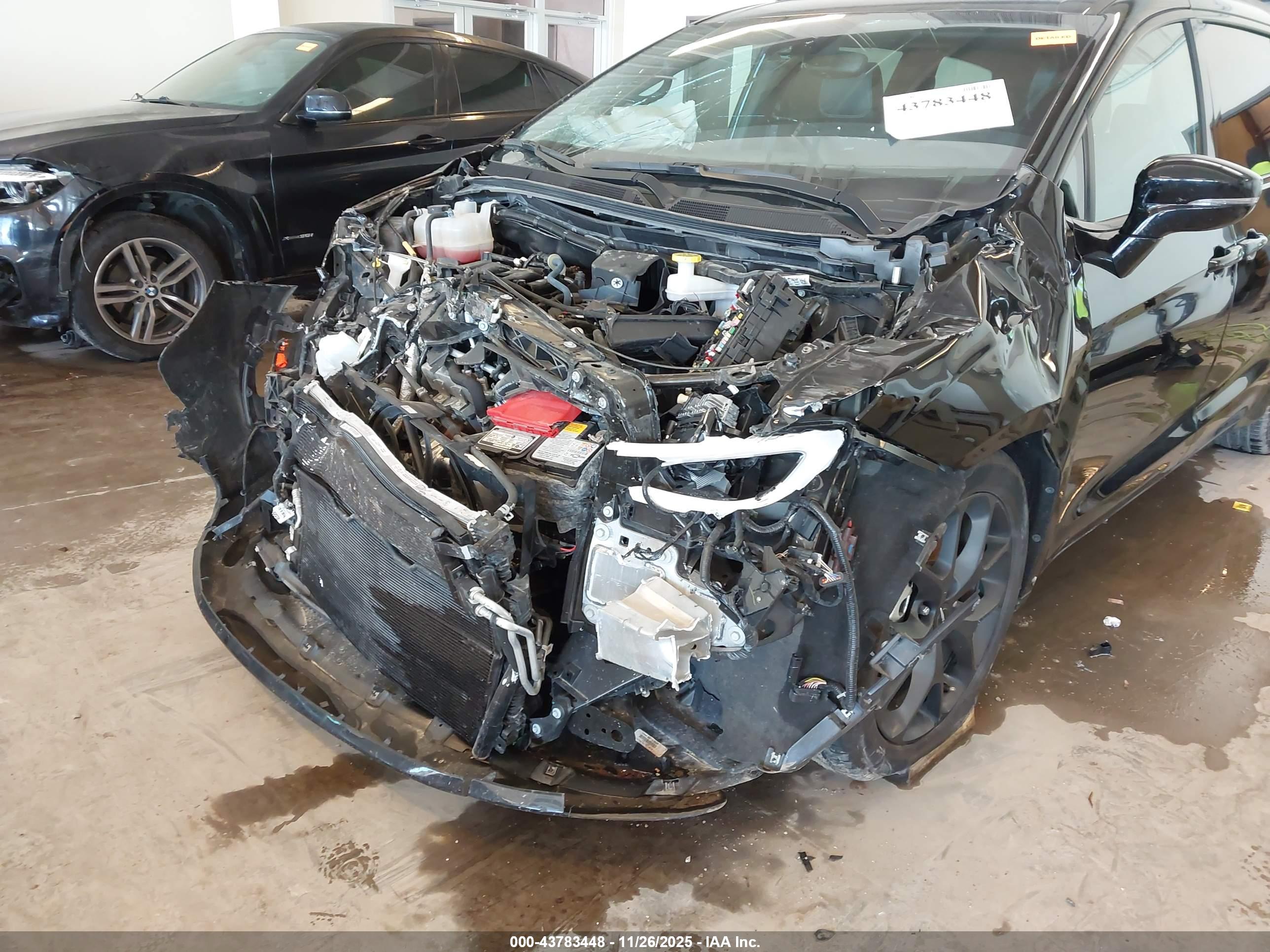 CHRYSLER PACIFICA image 6