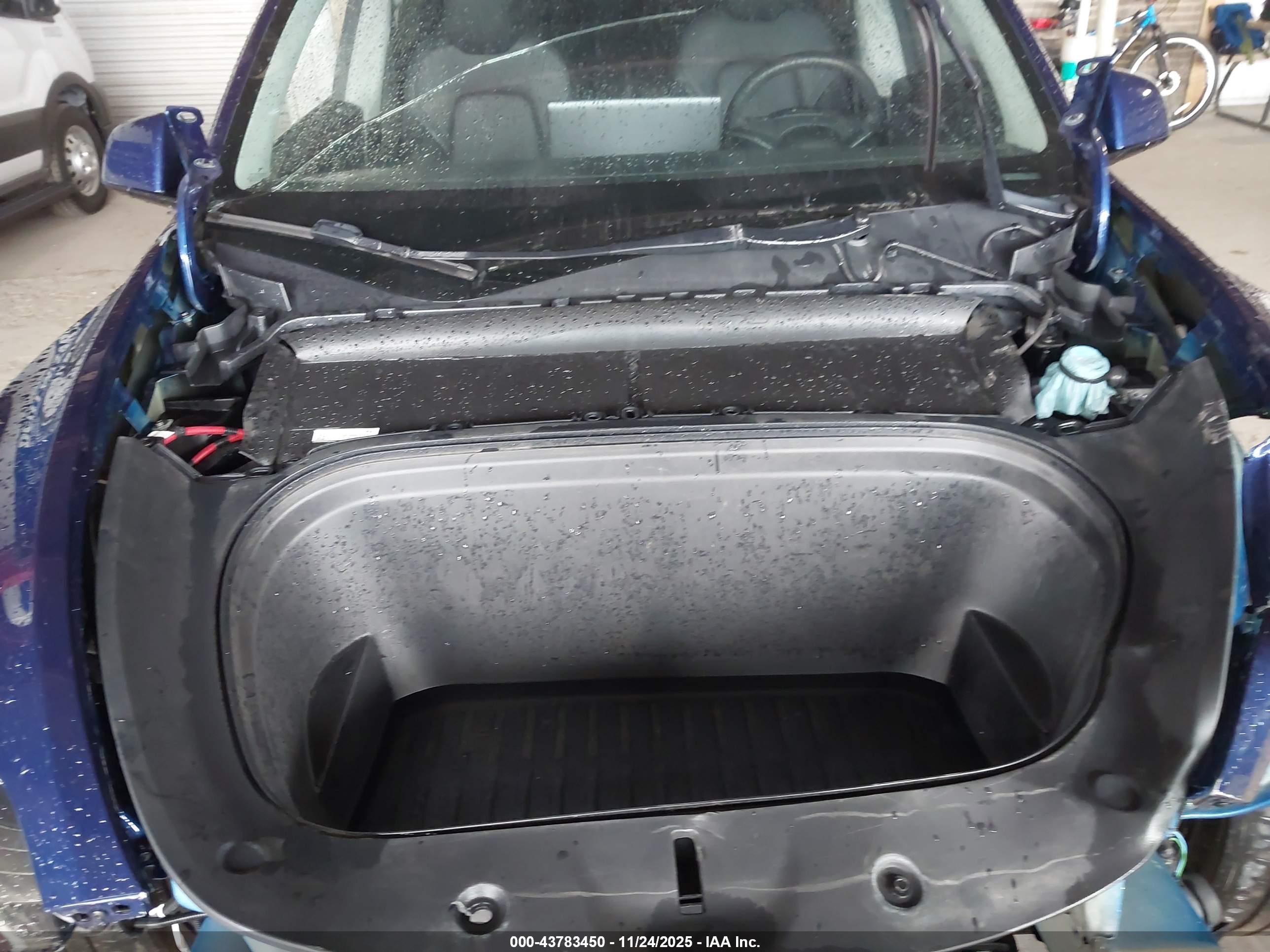TESLA MODEL image 10