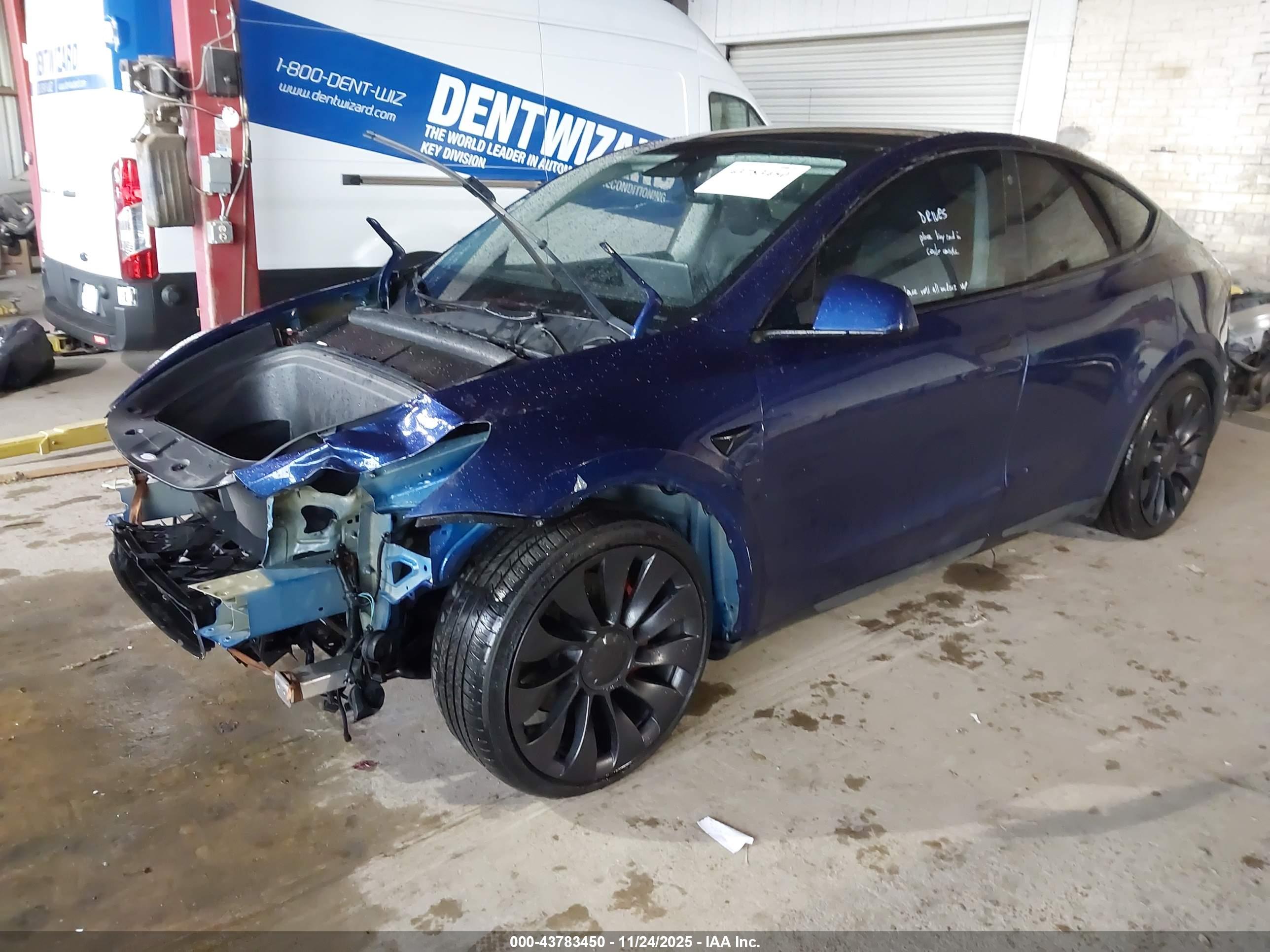 TESLA MODEL image 2
