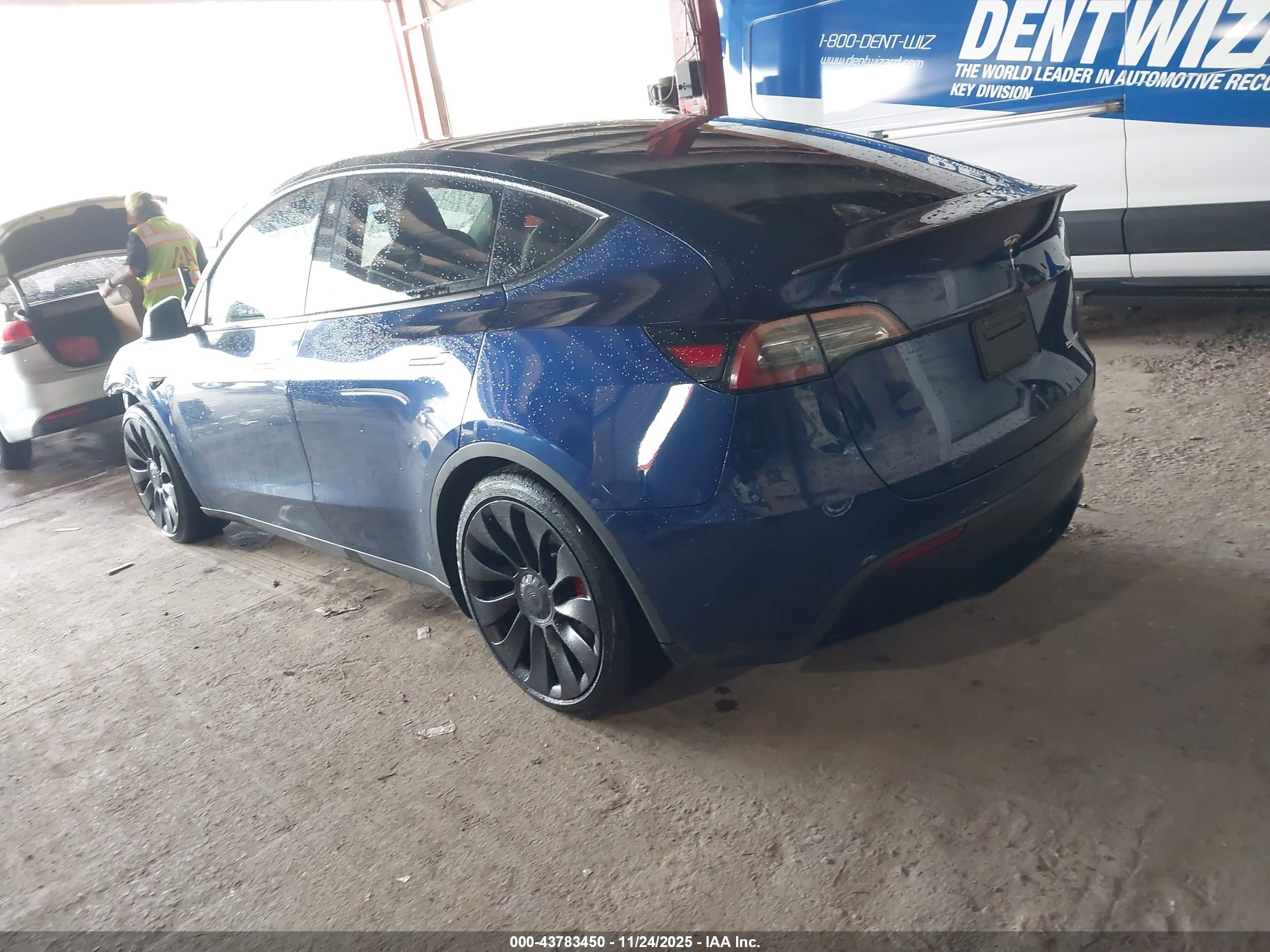 TESLA MODEL image 3