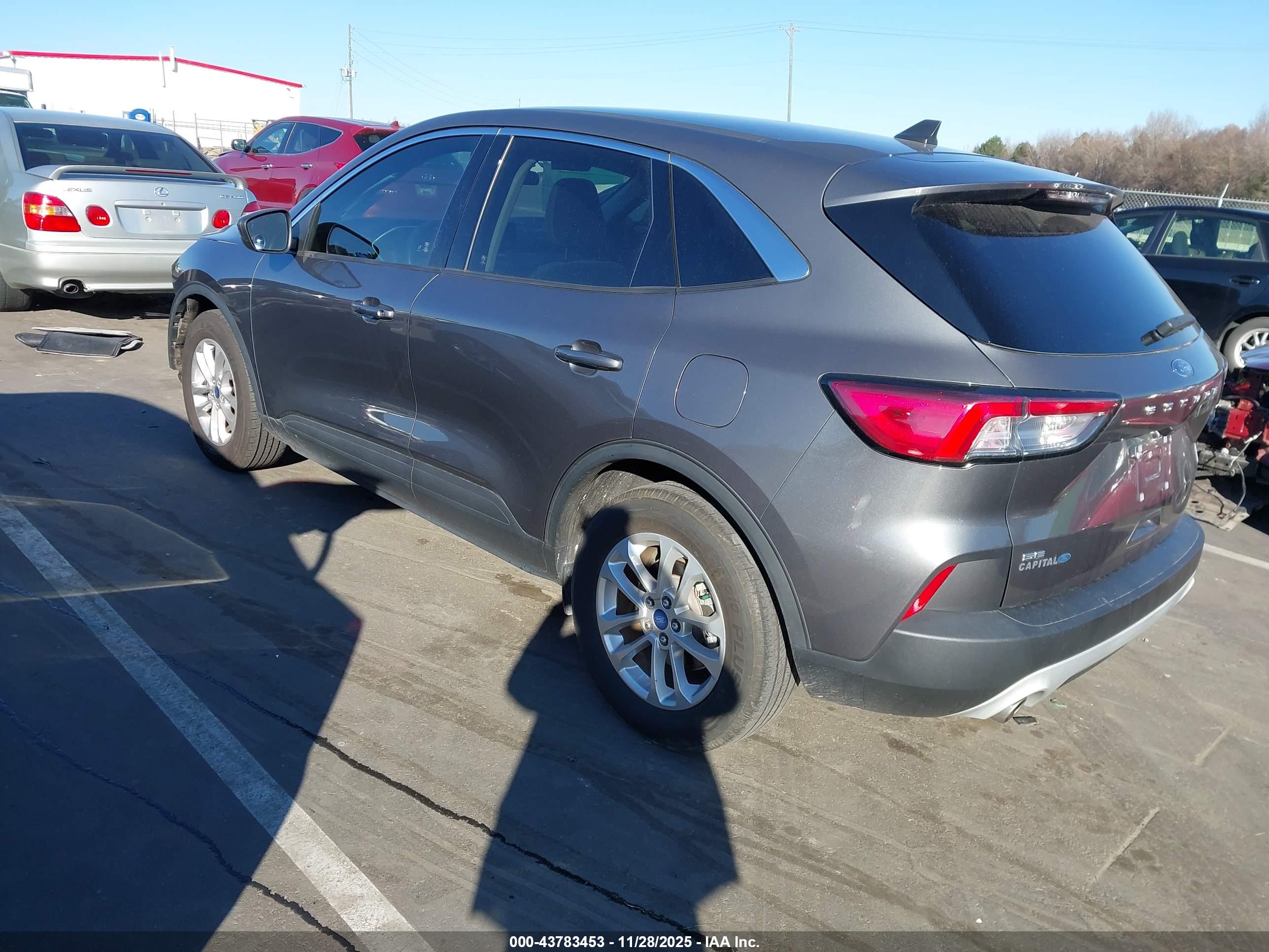 FORD ESCAPE image 3
