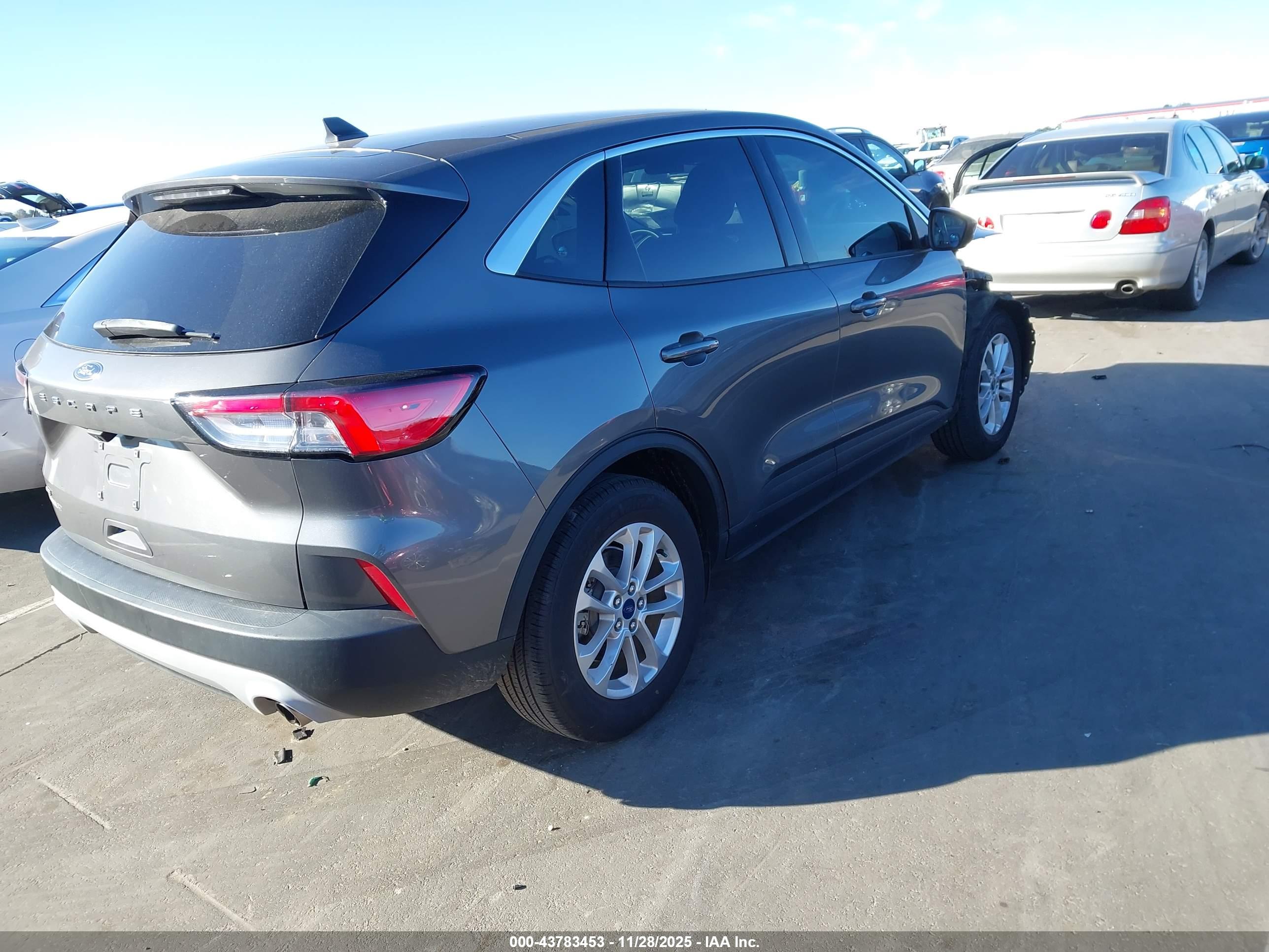 FORD ESCAPE image 4