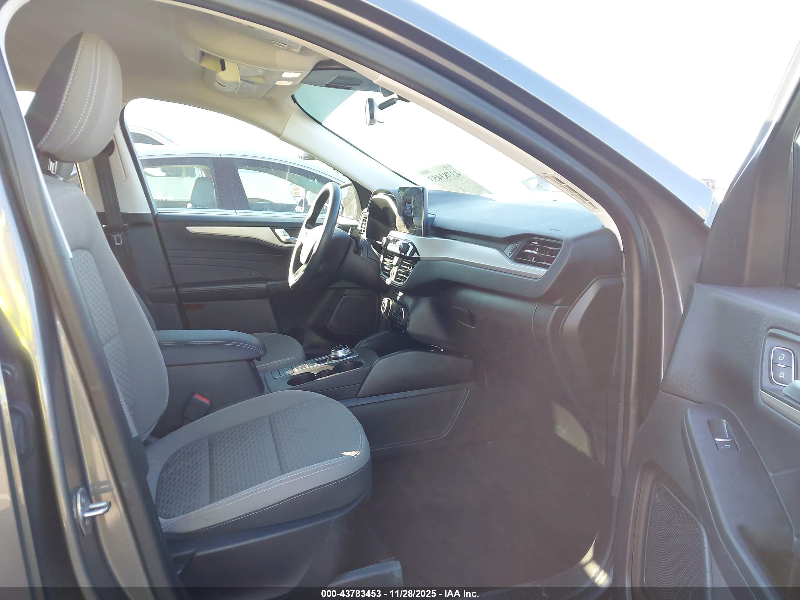 FORD ESCAPE image 5