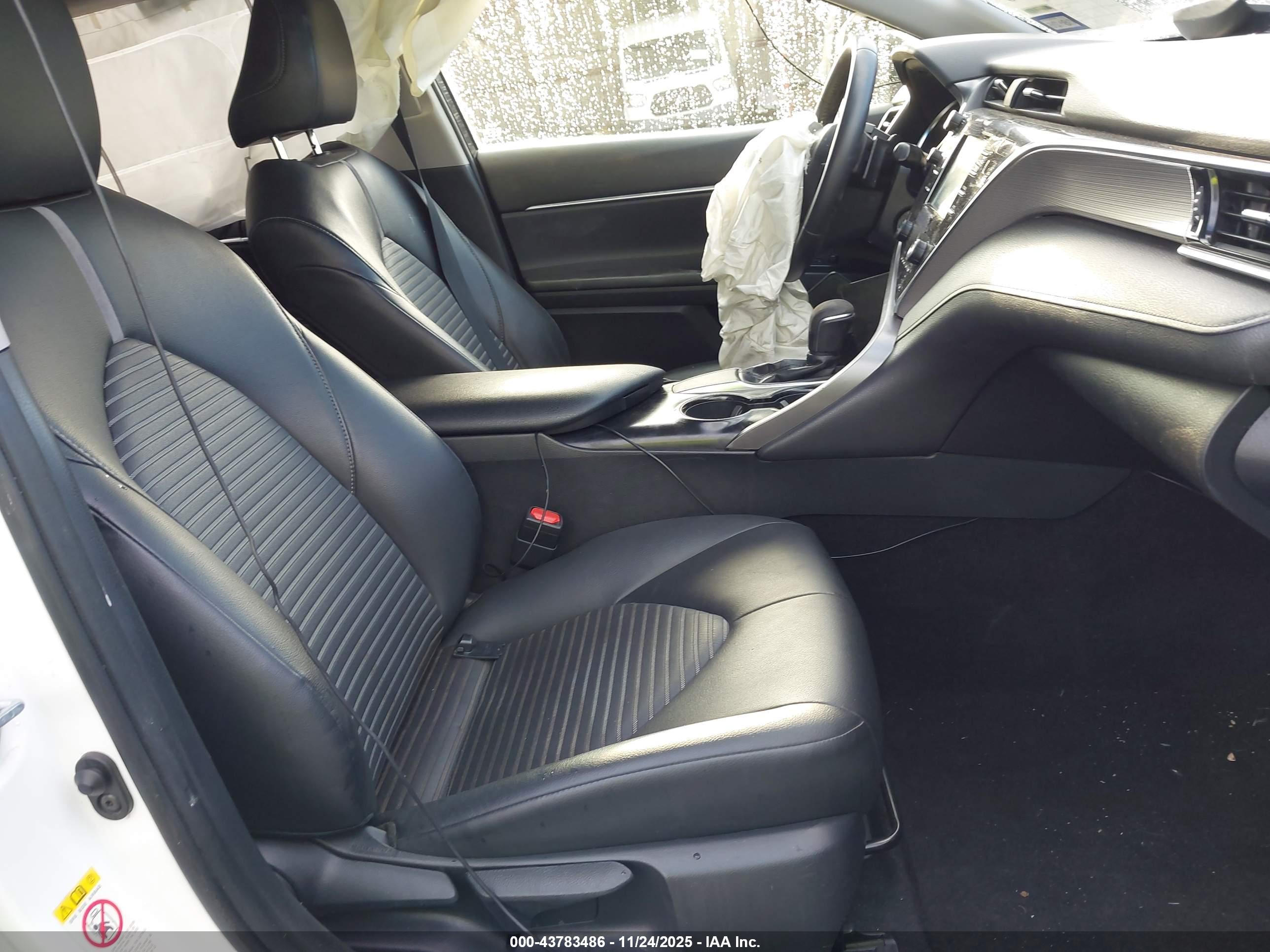 TOYOTA CAMRY image 5