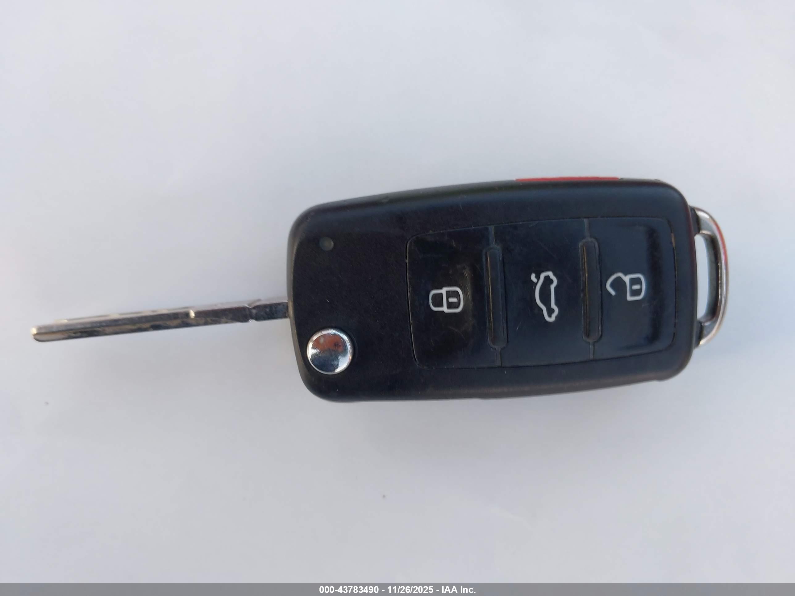 VOLKSWAGEN BEETLE image 11