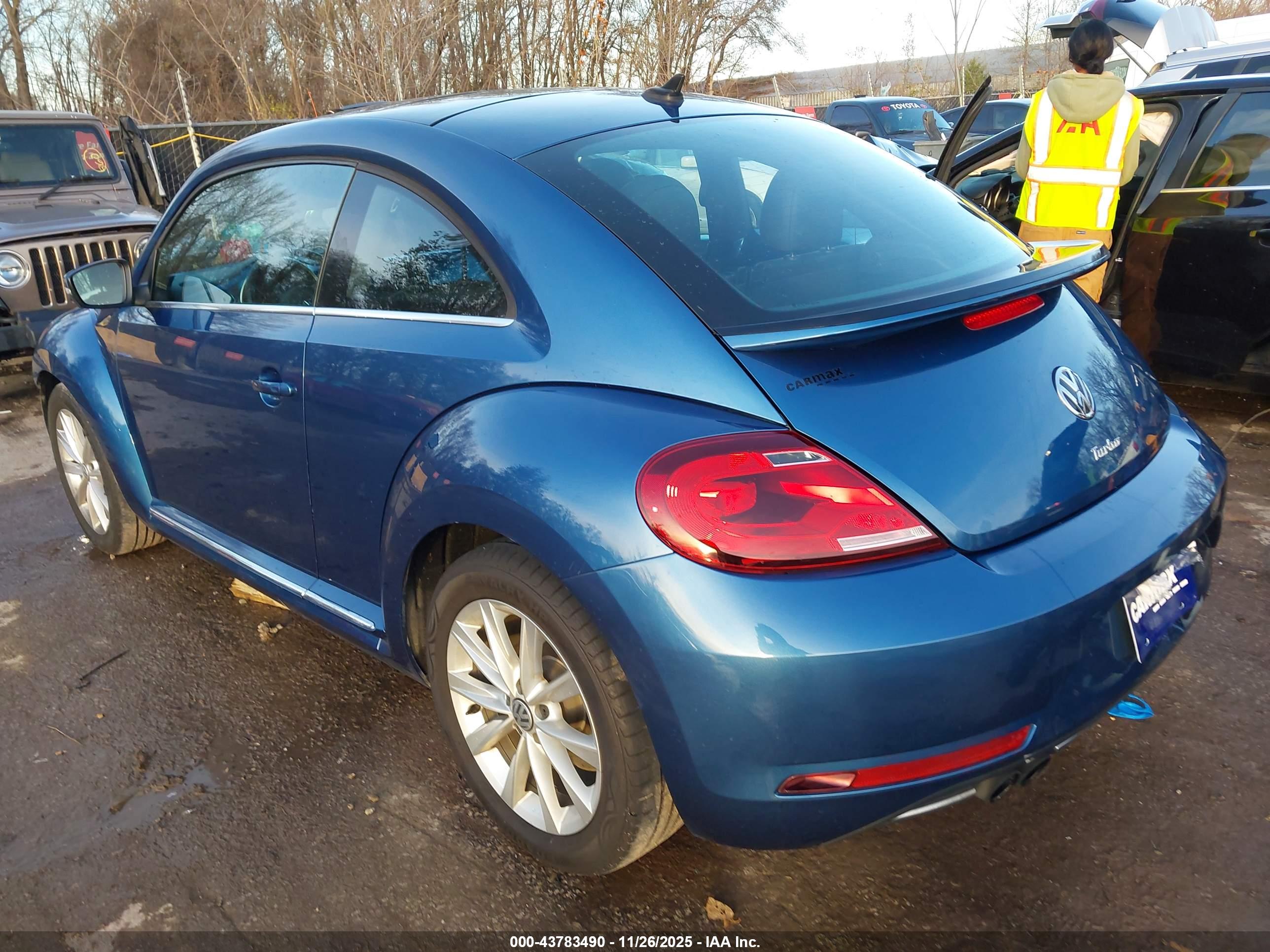 VOLKSWAGEN BEETLE image 3