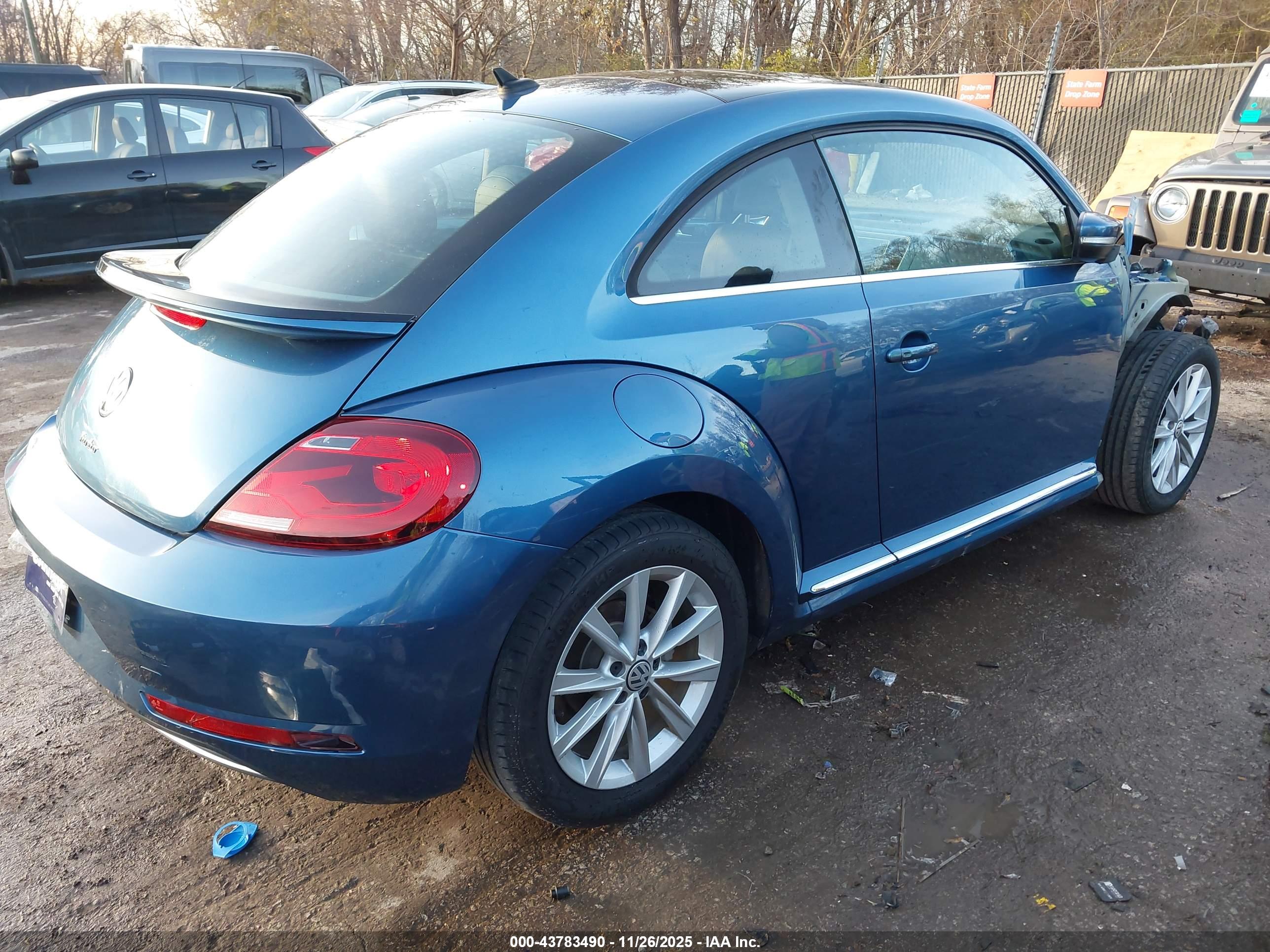 VOLKSWAGEN BEETLE image 4