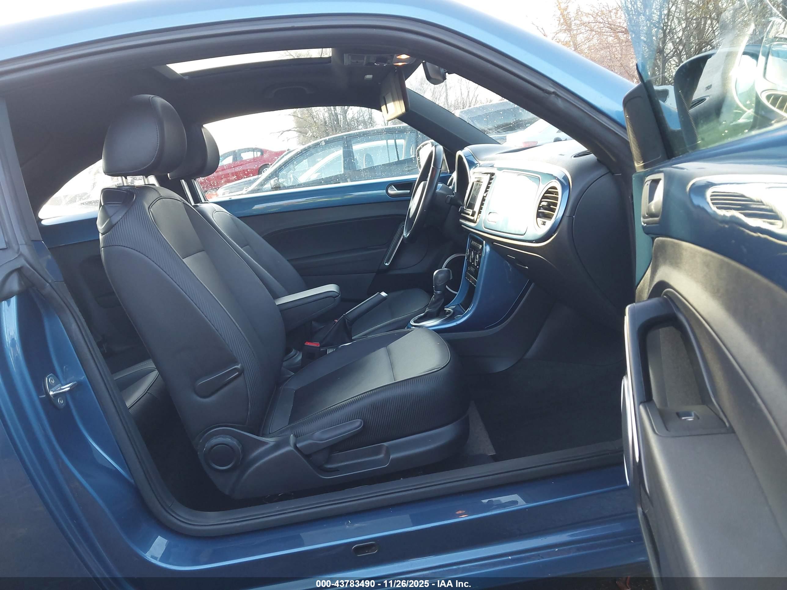 VOLKSWAGEN BEETLE image 5
