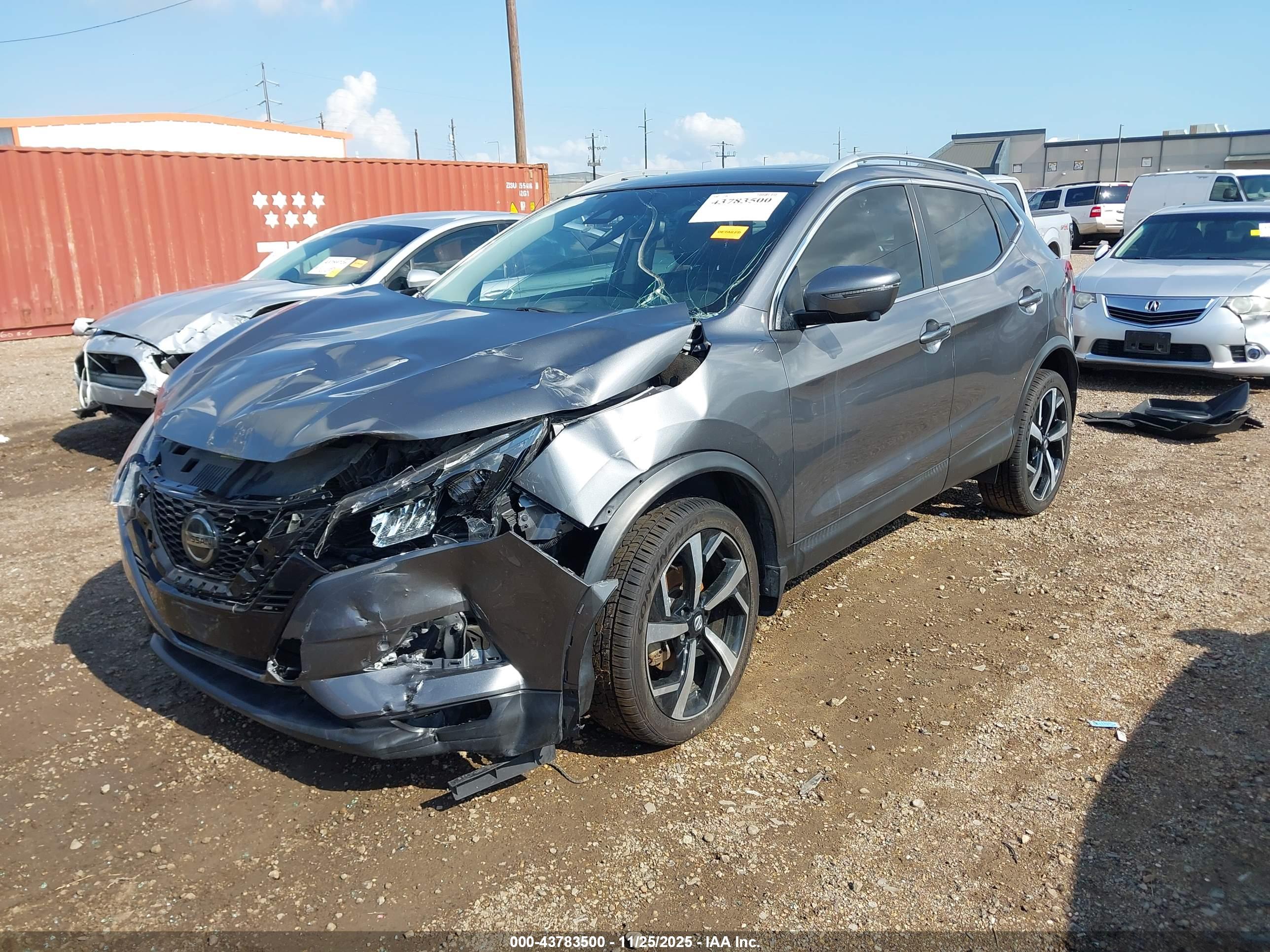 NISSAN ROGUE image 2