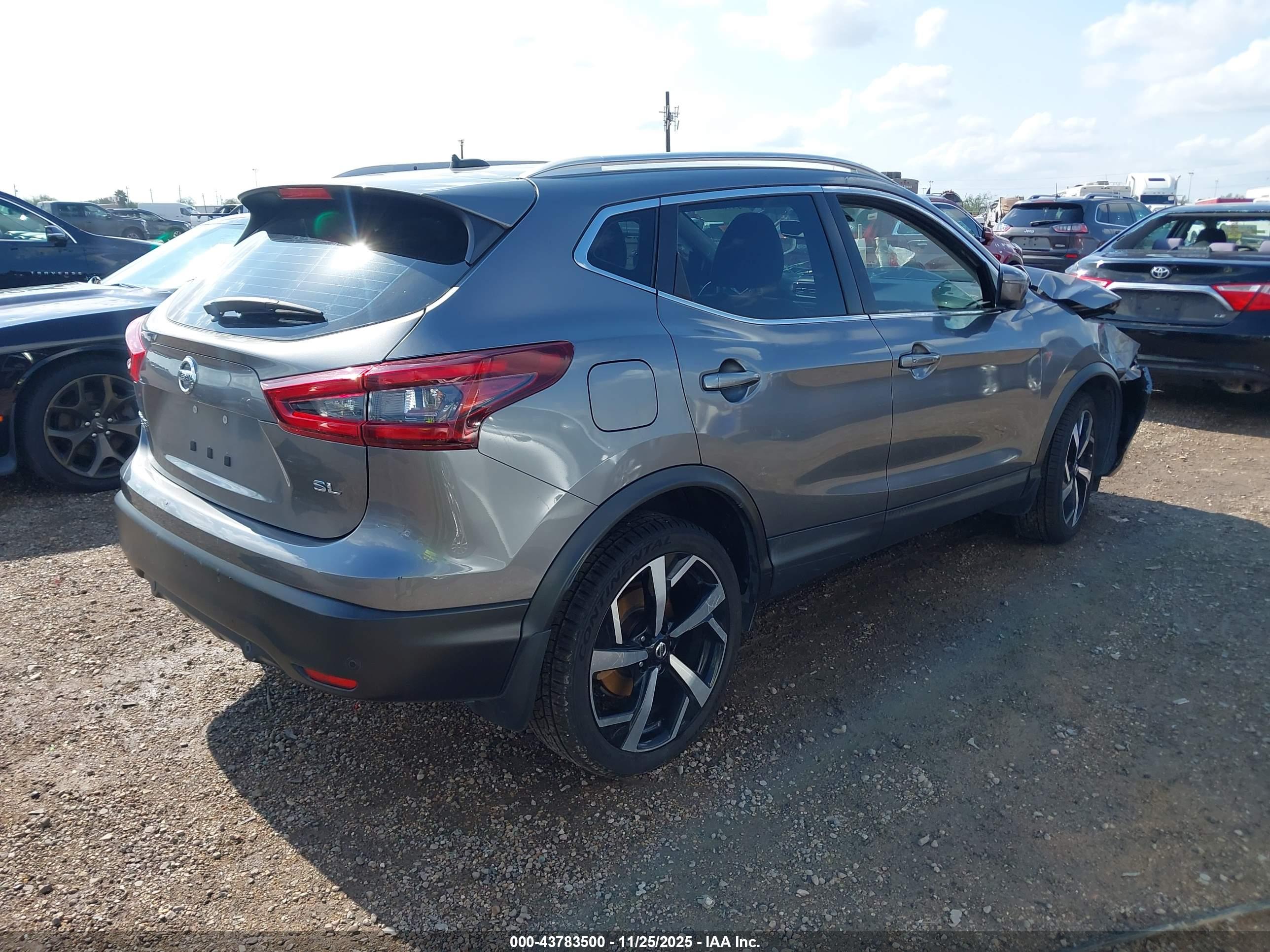 NISSAN ROGUE image 4