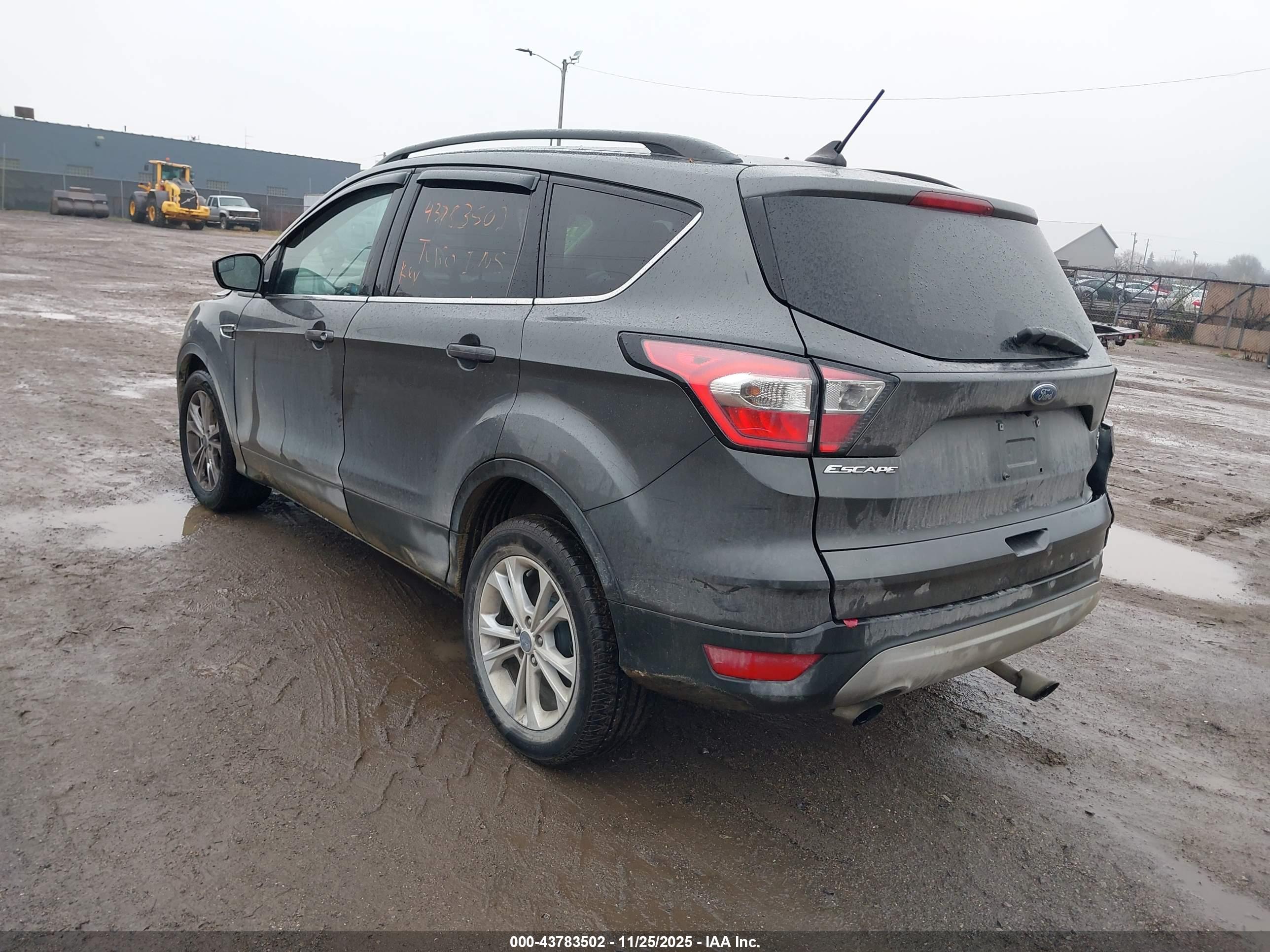 FORD ESCAPE image 3