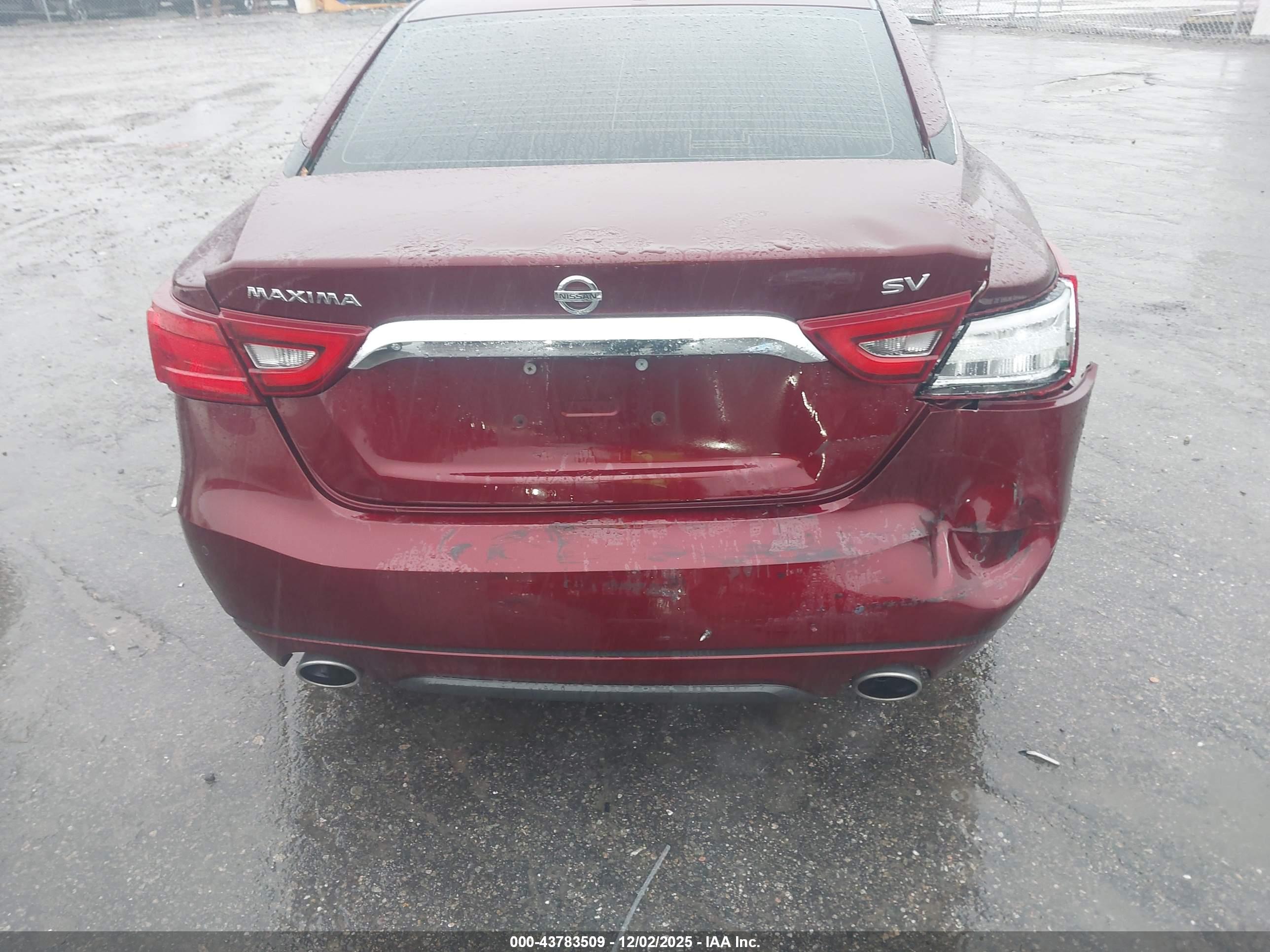 NISSAN MAXIMA image 6