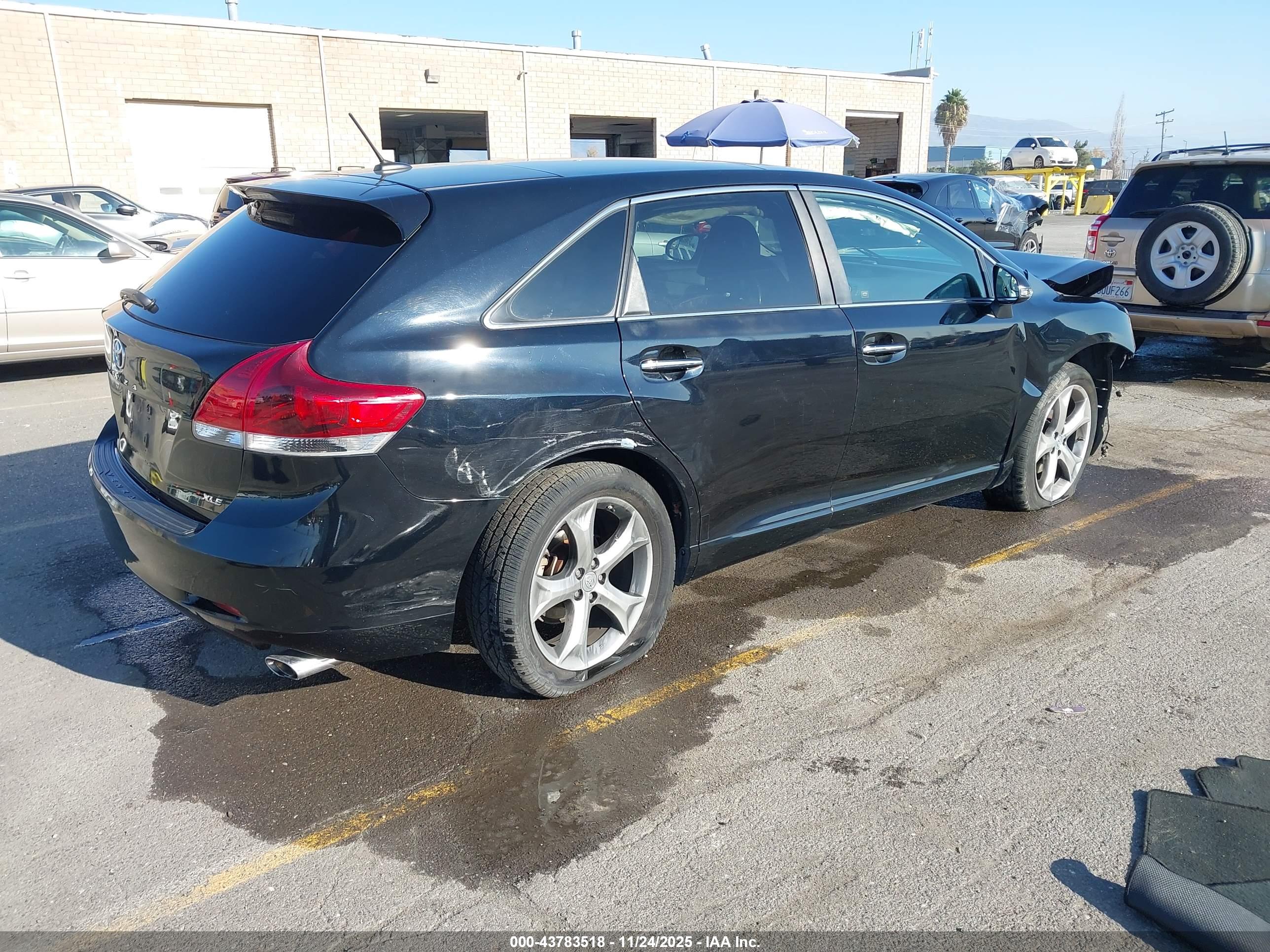 TOYOTA VENZA image 4