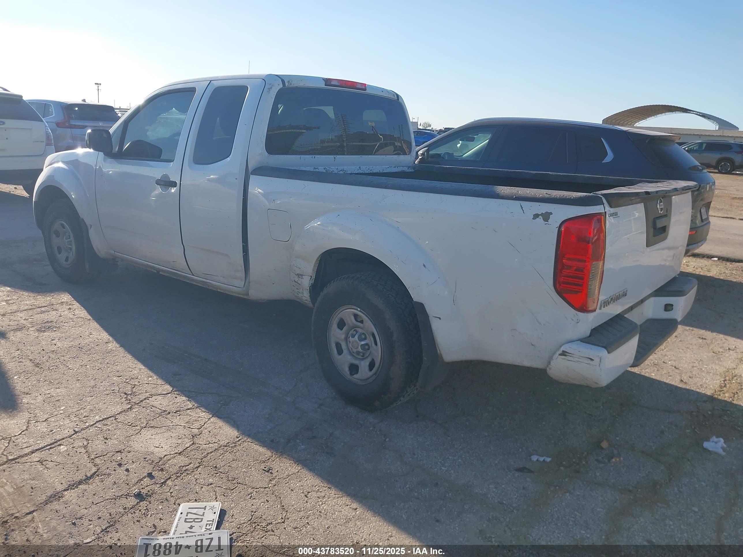 NISSAN FRONTIER image 3
