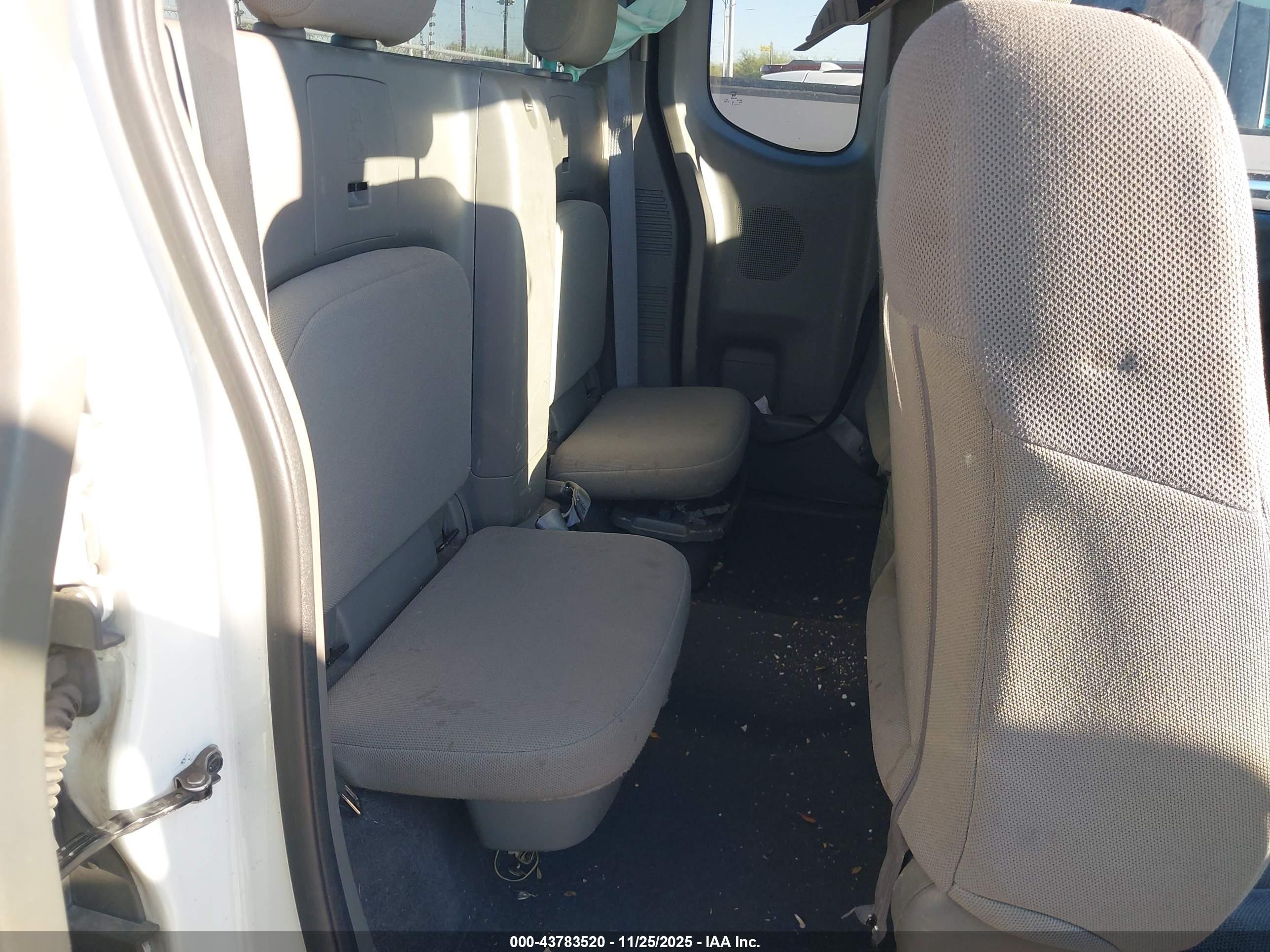NISSAN FRONTIER image 8