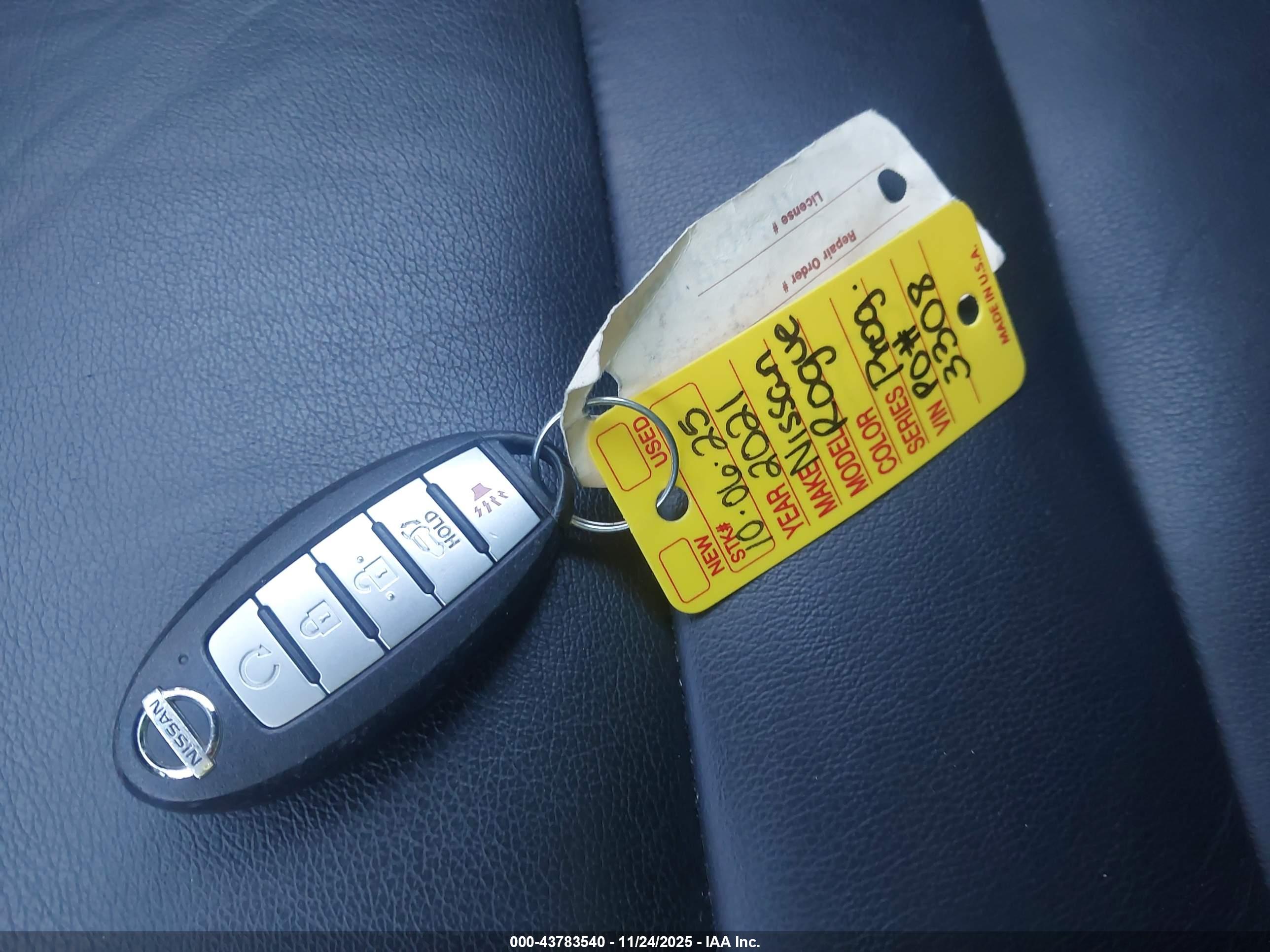 NISSAN ROGUE image 11