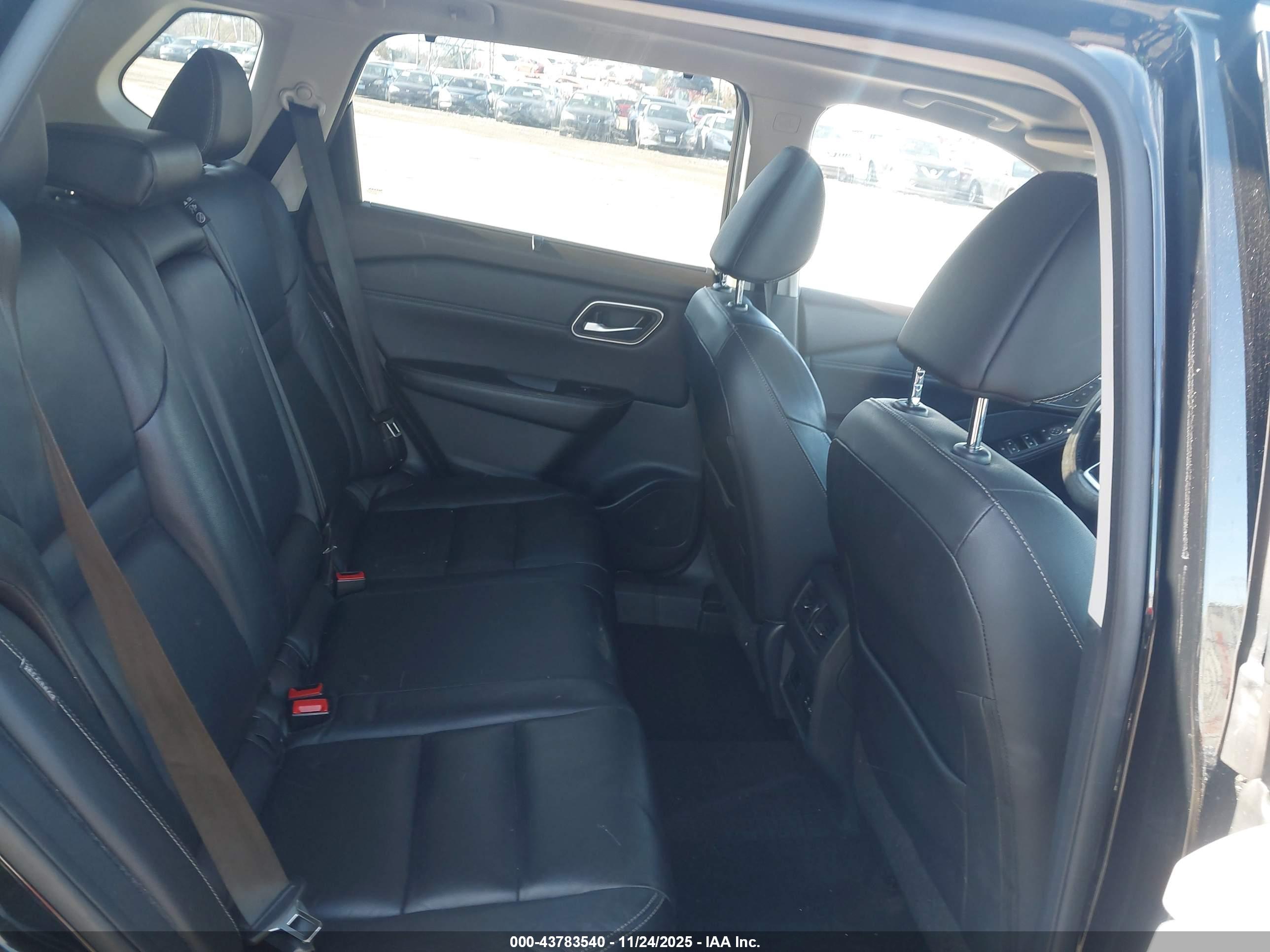 NISSAN ROGUE image 8