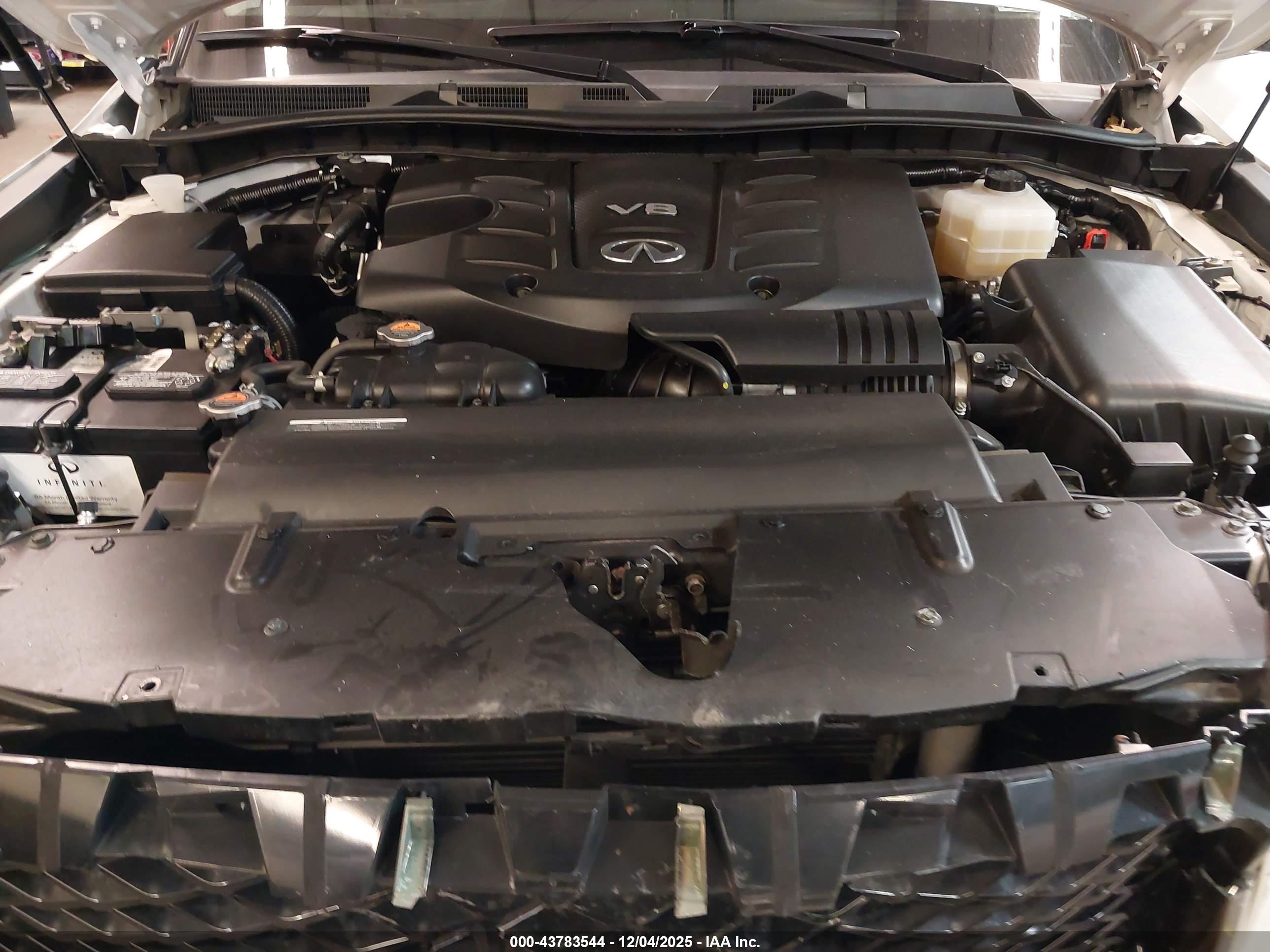 INFINITI QX80 image 10