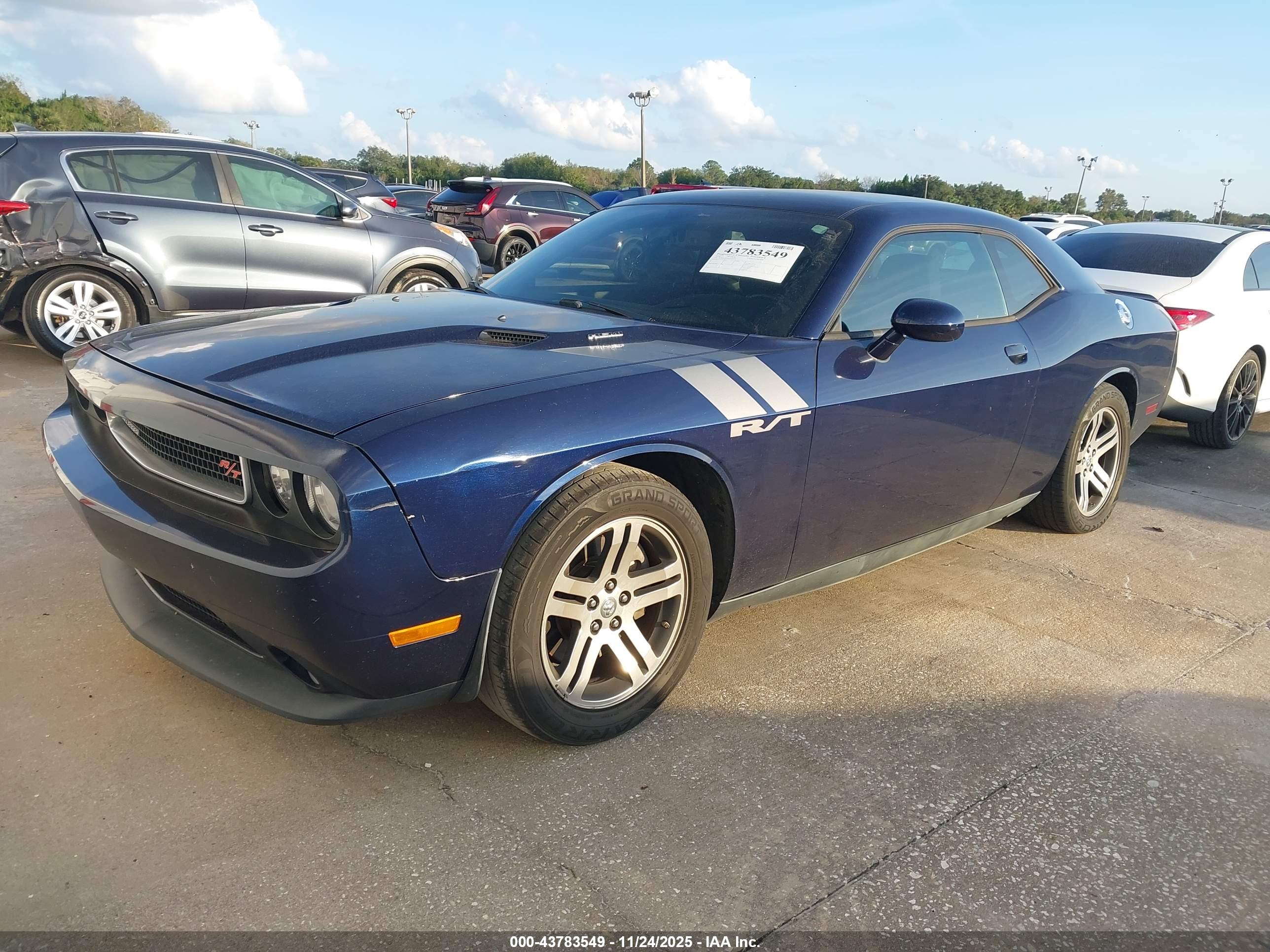DODGE CHALLENGER image 2