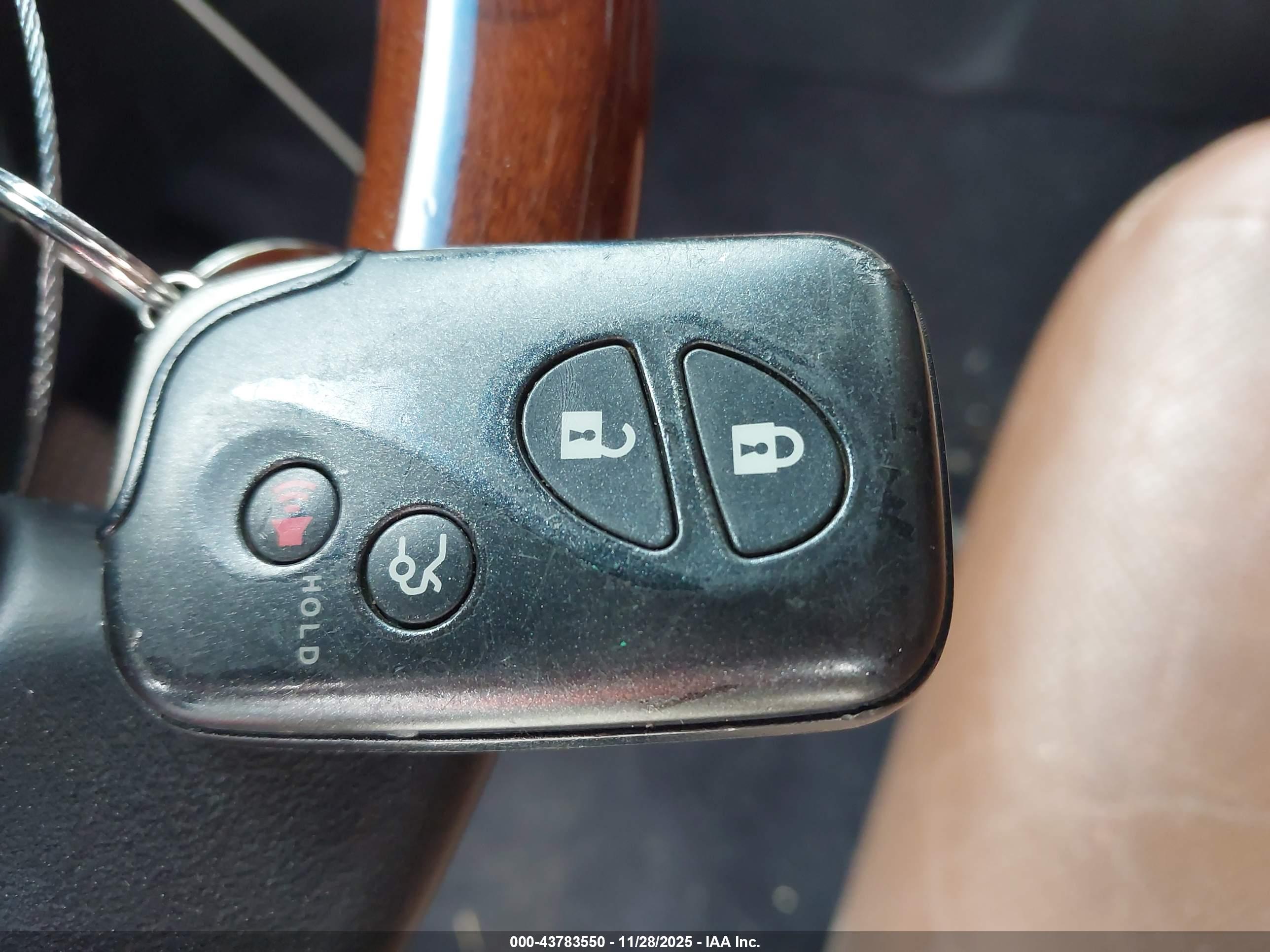 LEXUS ES image 11