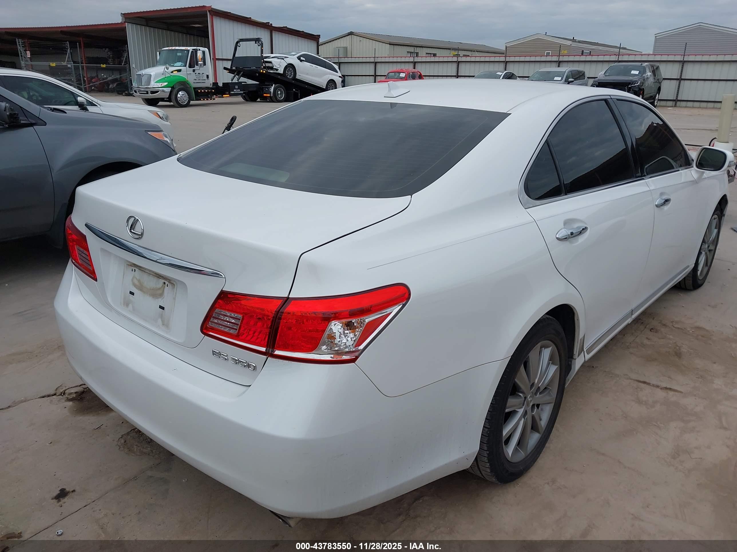 LEXUS ES image 4