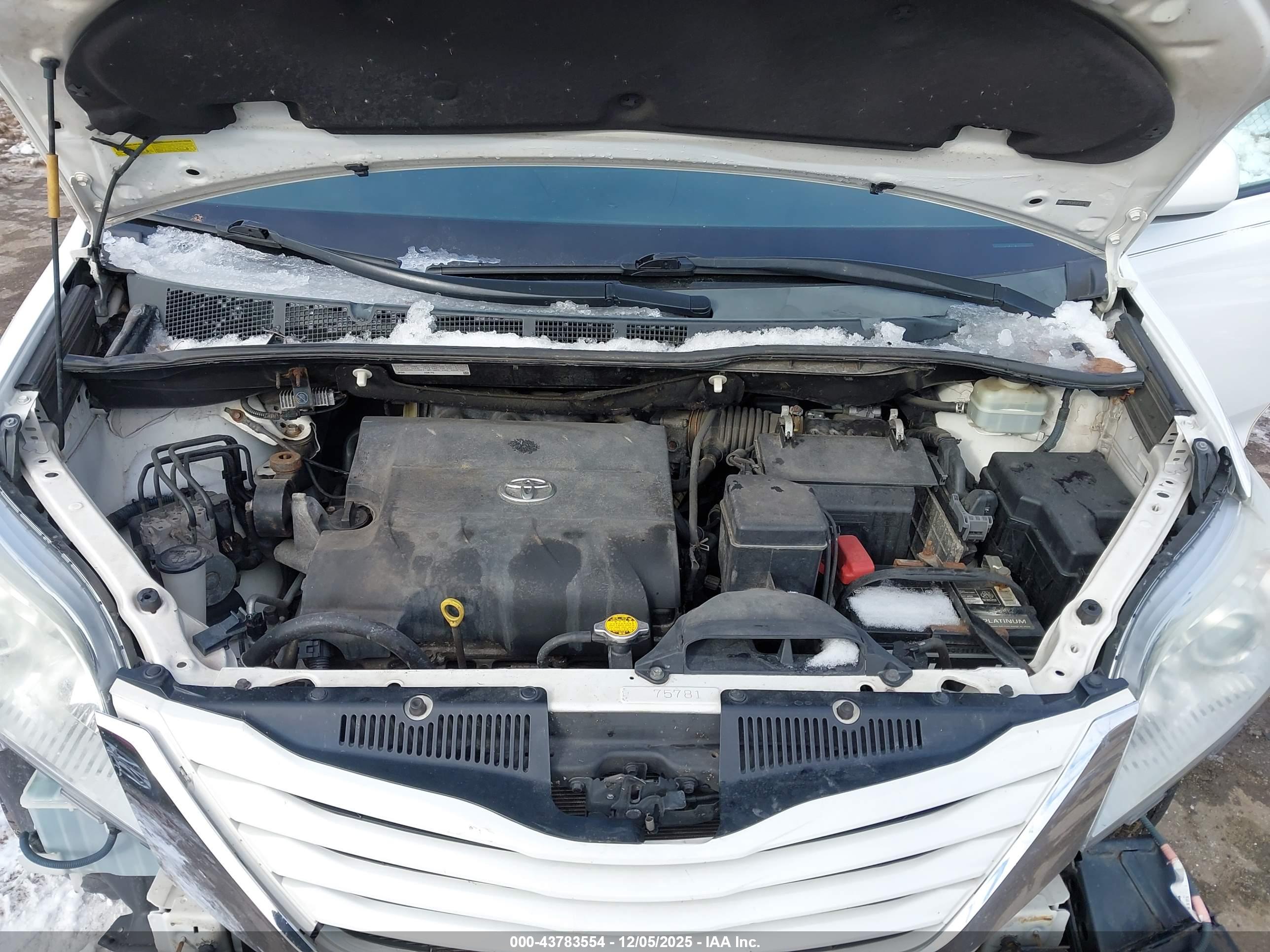 TOYOTA SIENNA image 10