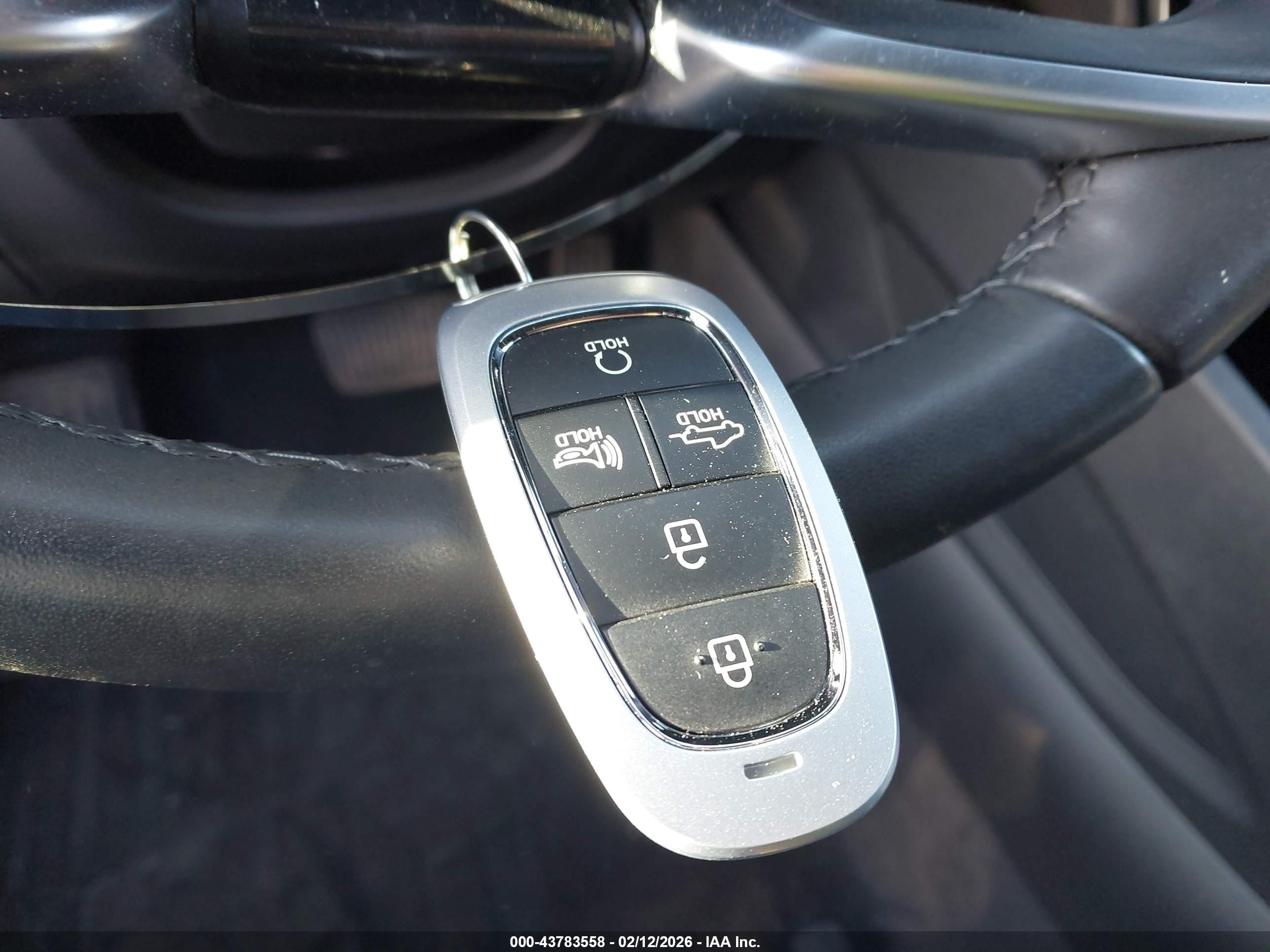 HYUNDAI SANTA image 11