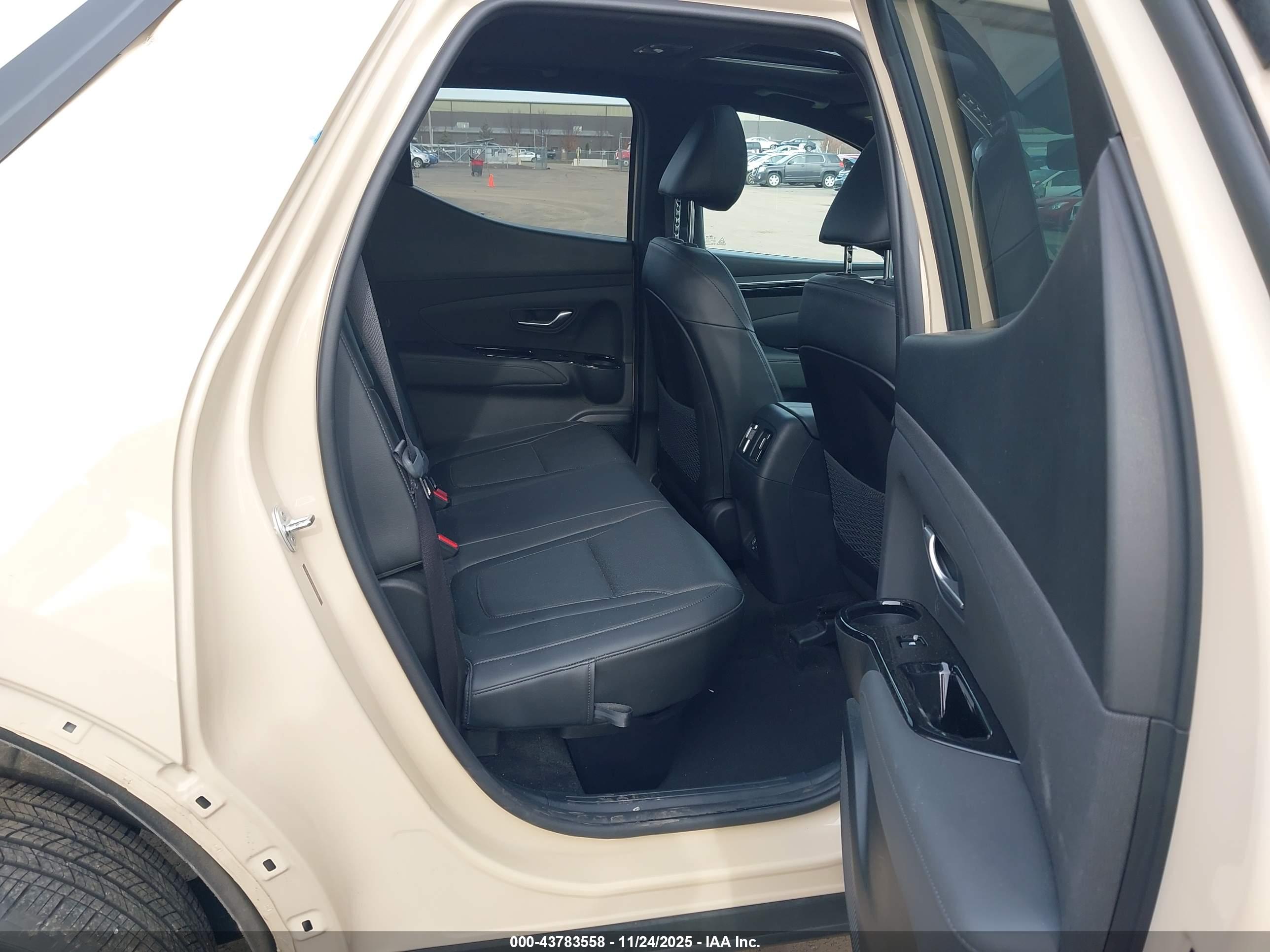 HYUNDAI SANTA image 8