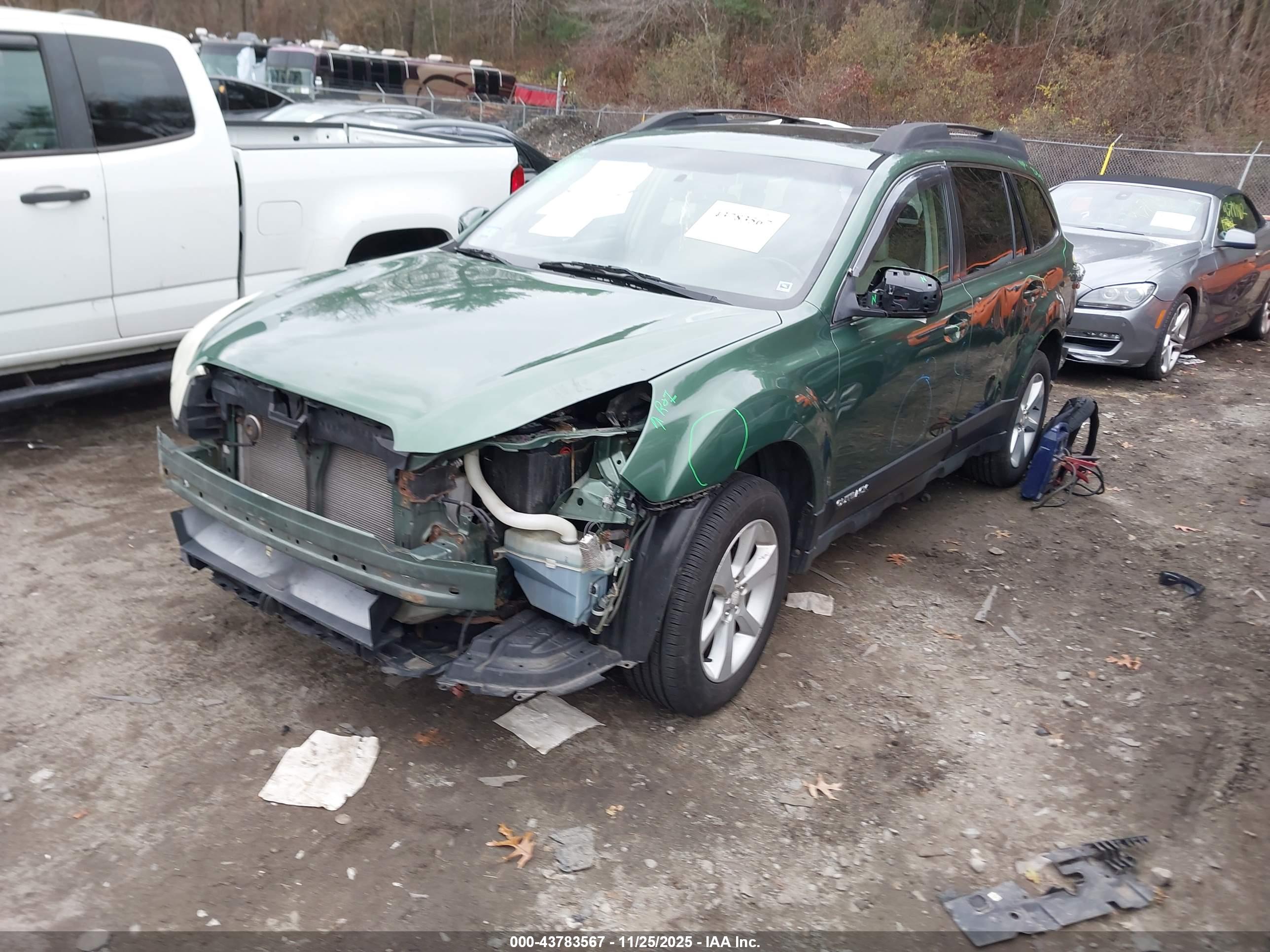 SUBARU OUTBACK image 2