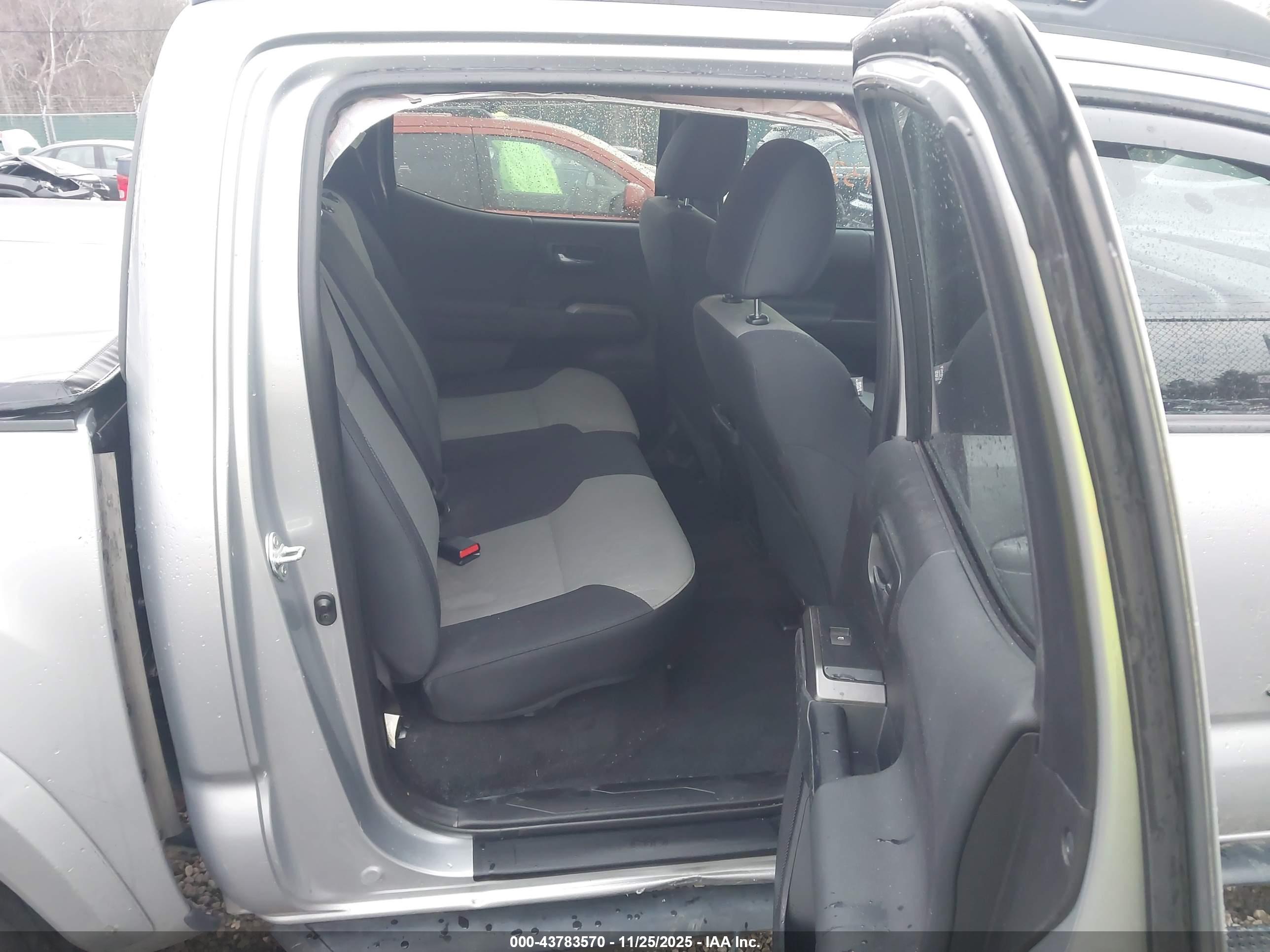TOYOTA TACOMA image 8