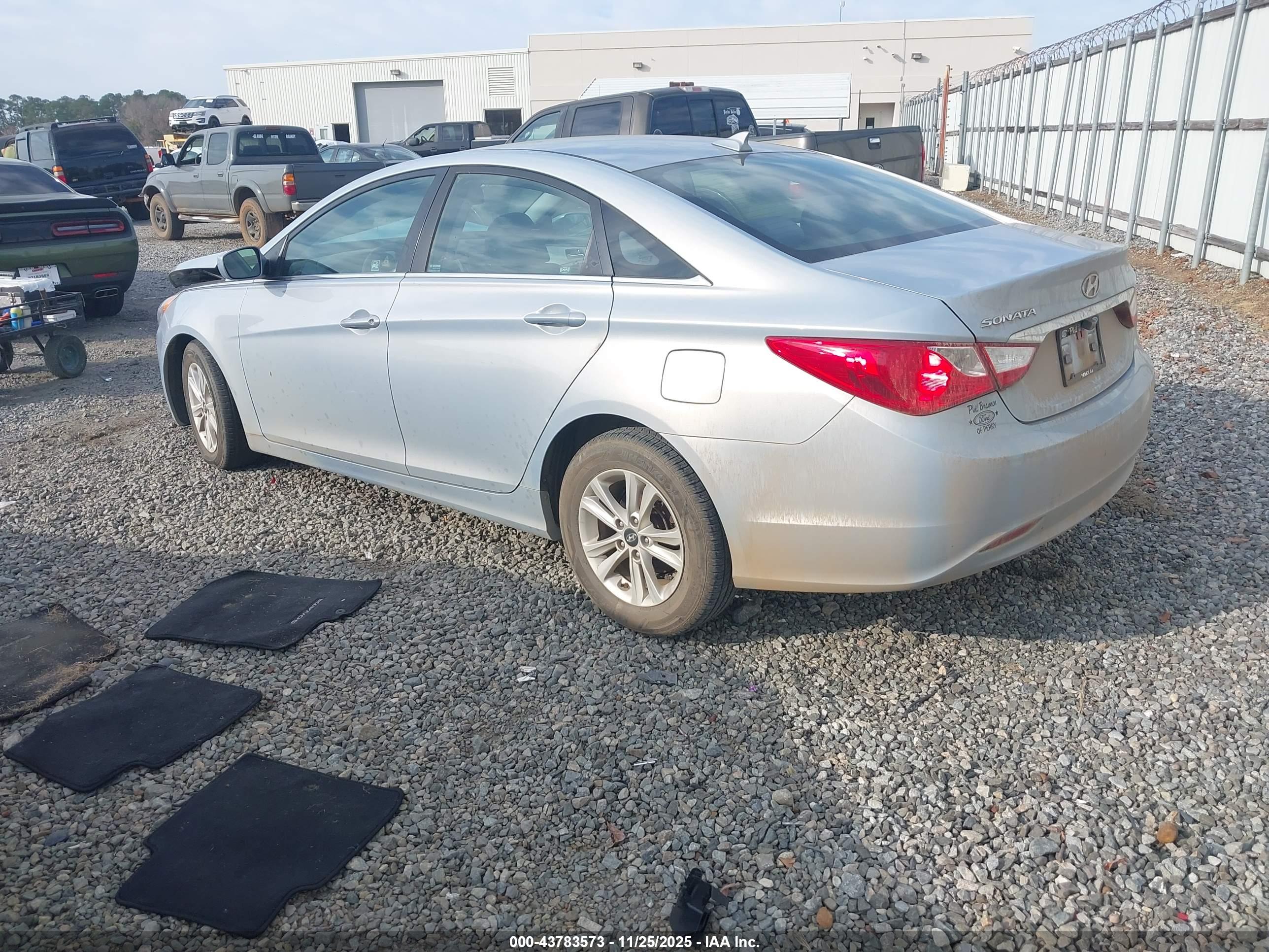 HYUNDAI SONATA image 3