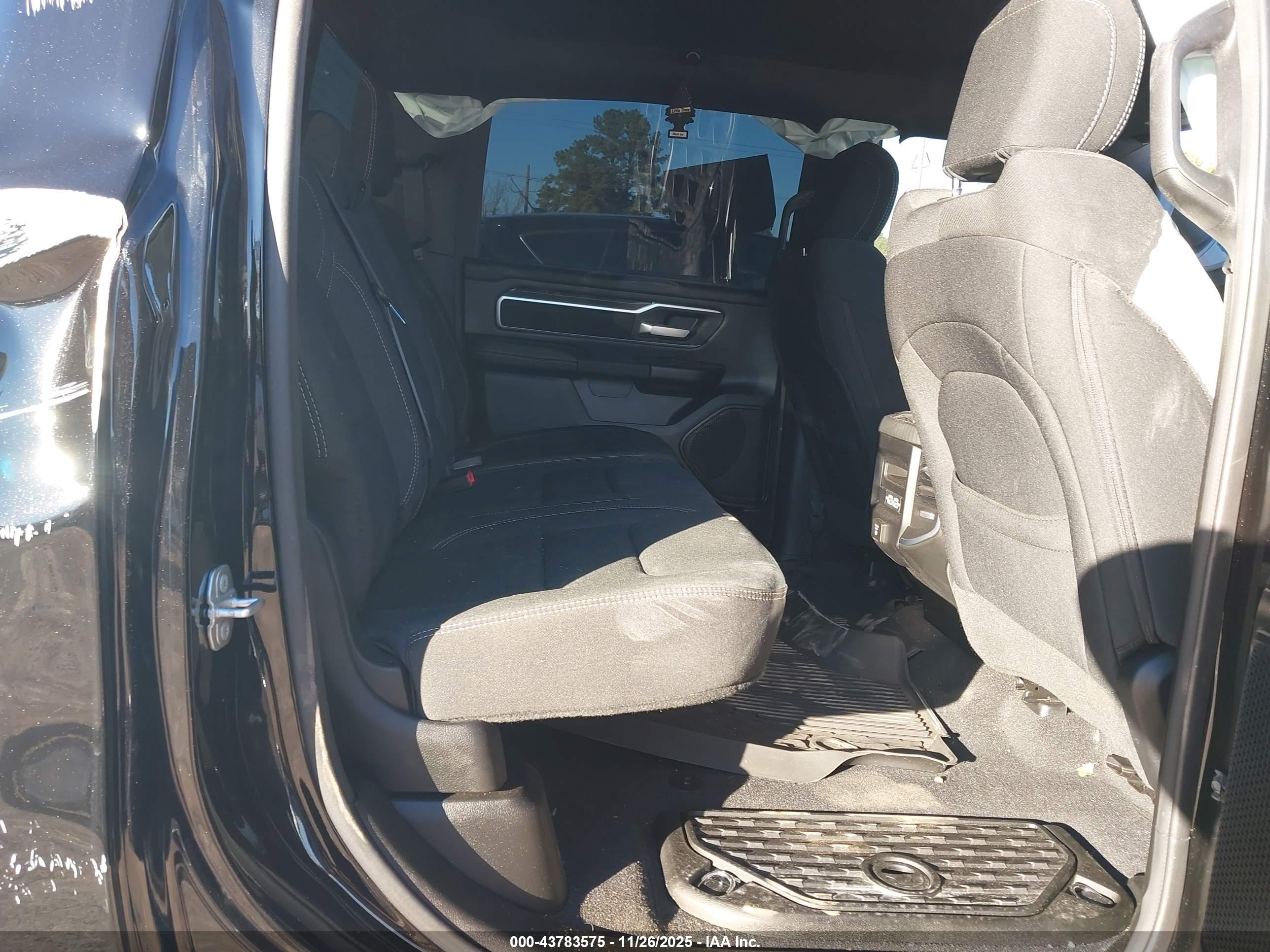 RAM 1500 image 8