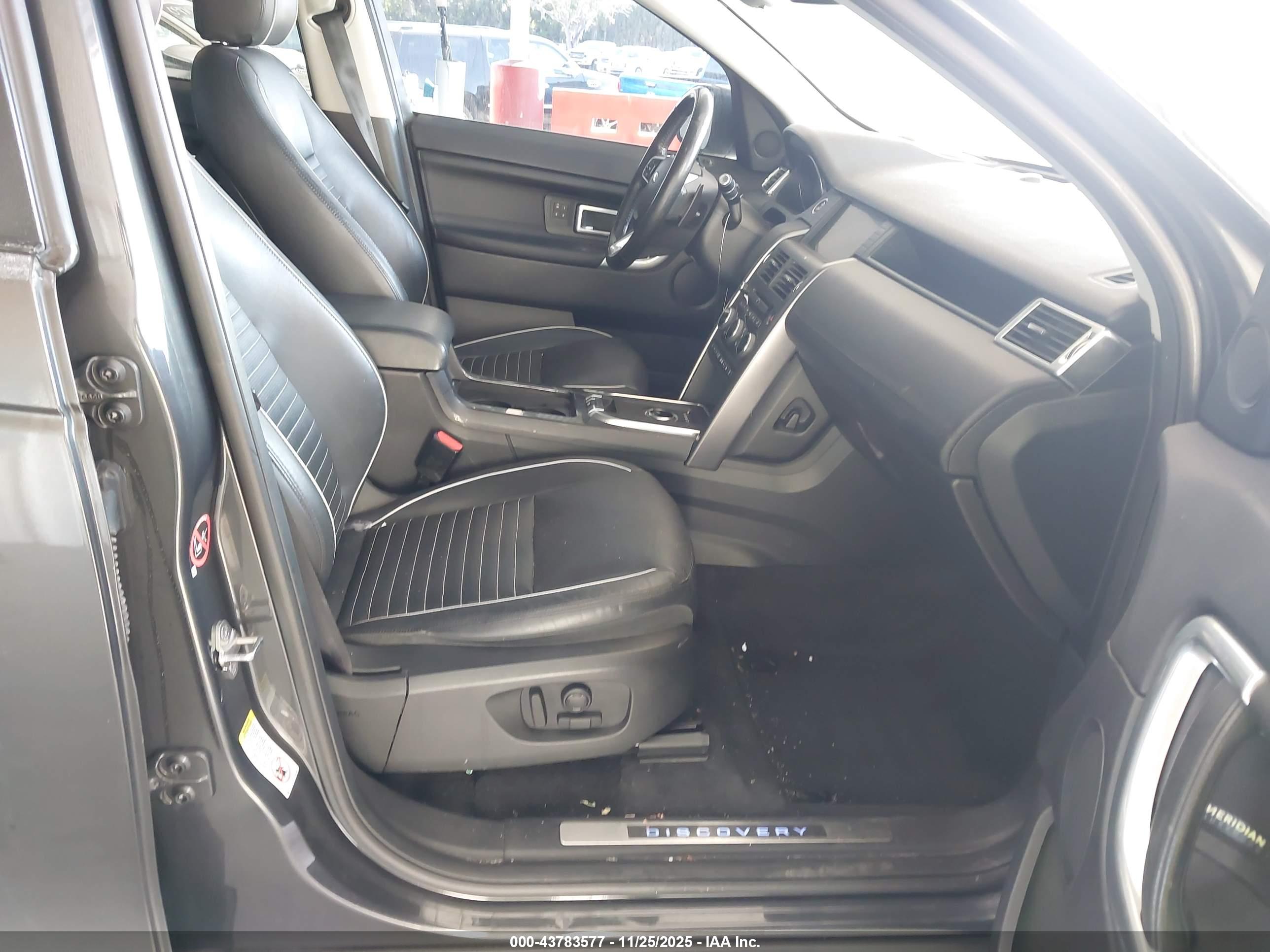 LAND ROVER image 5