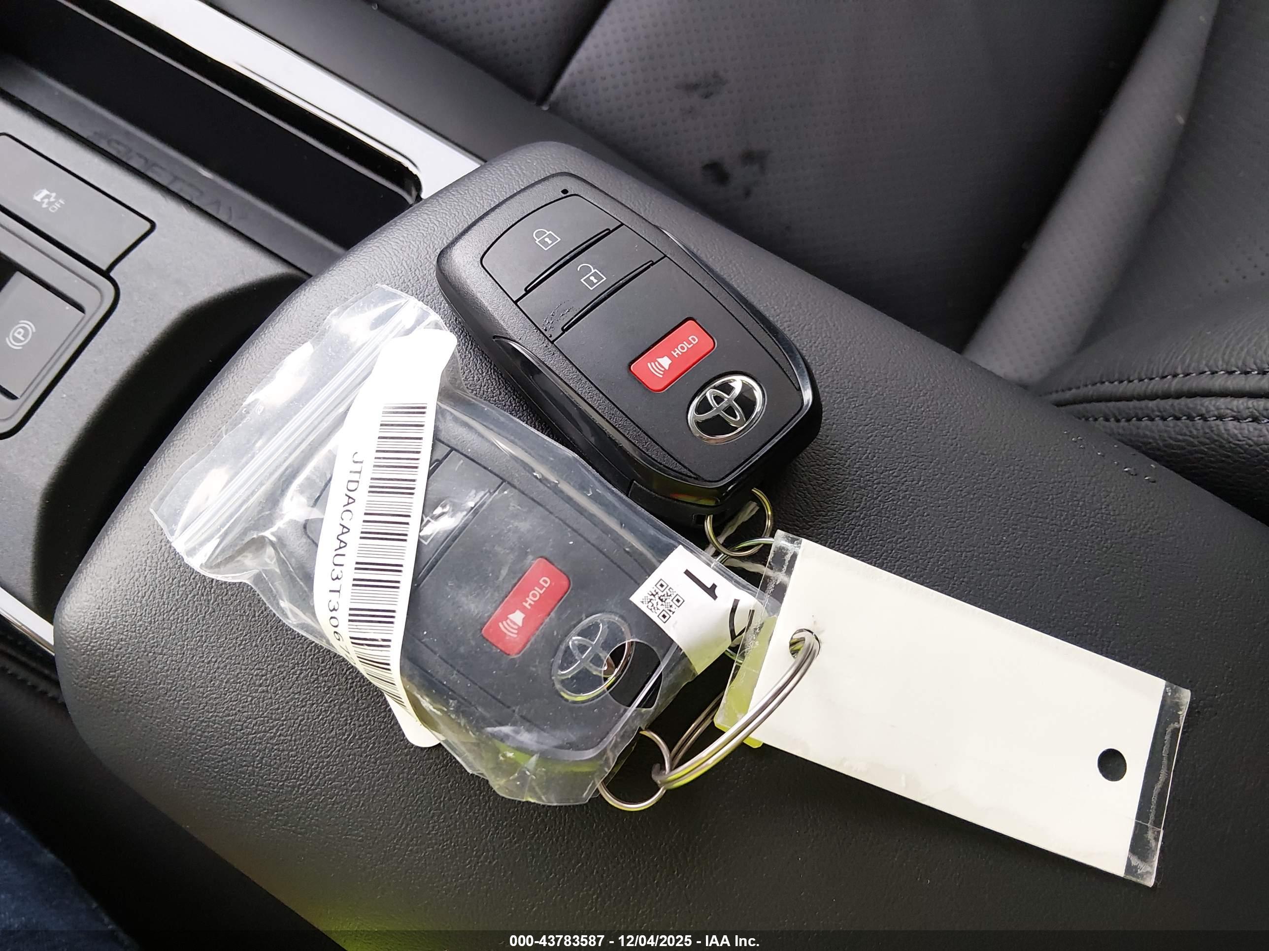 TOYOTA PRIUS image 11