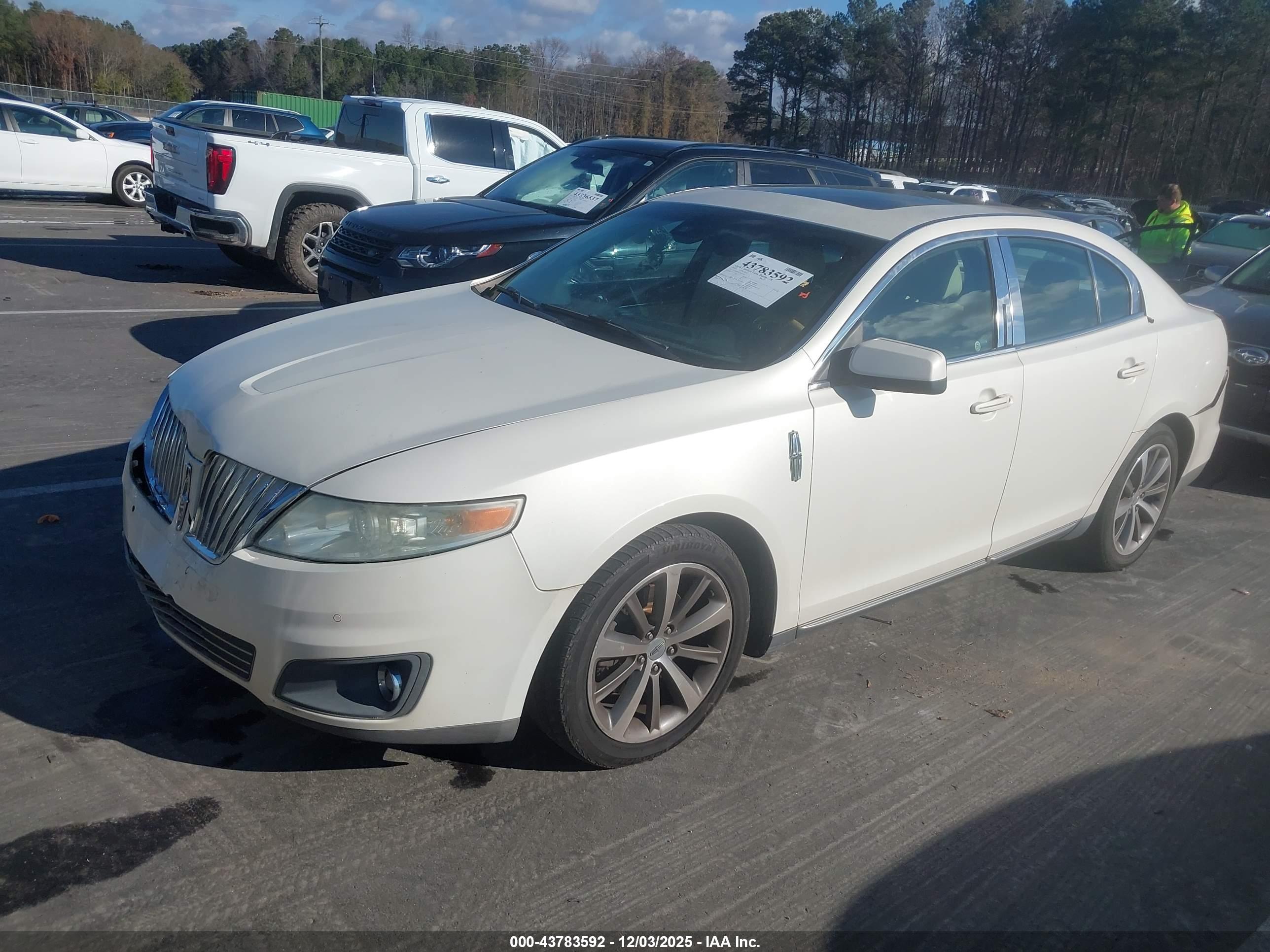 LINCOLN MKS image 2