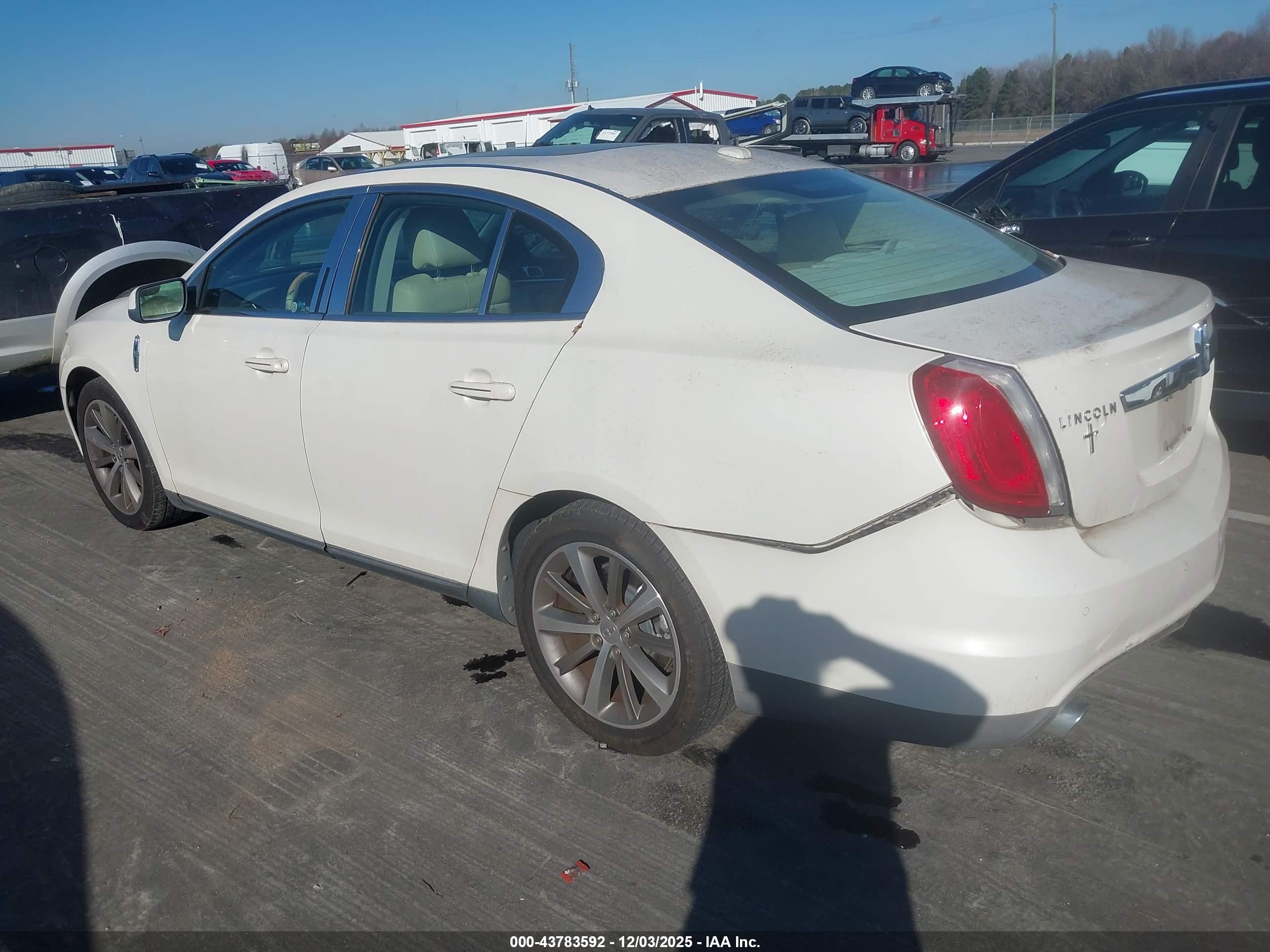 LINCOLN MKS image 3