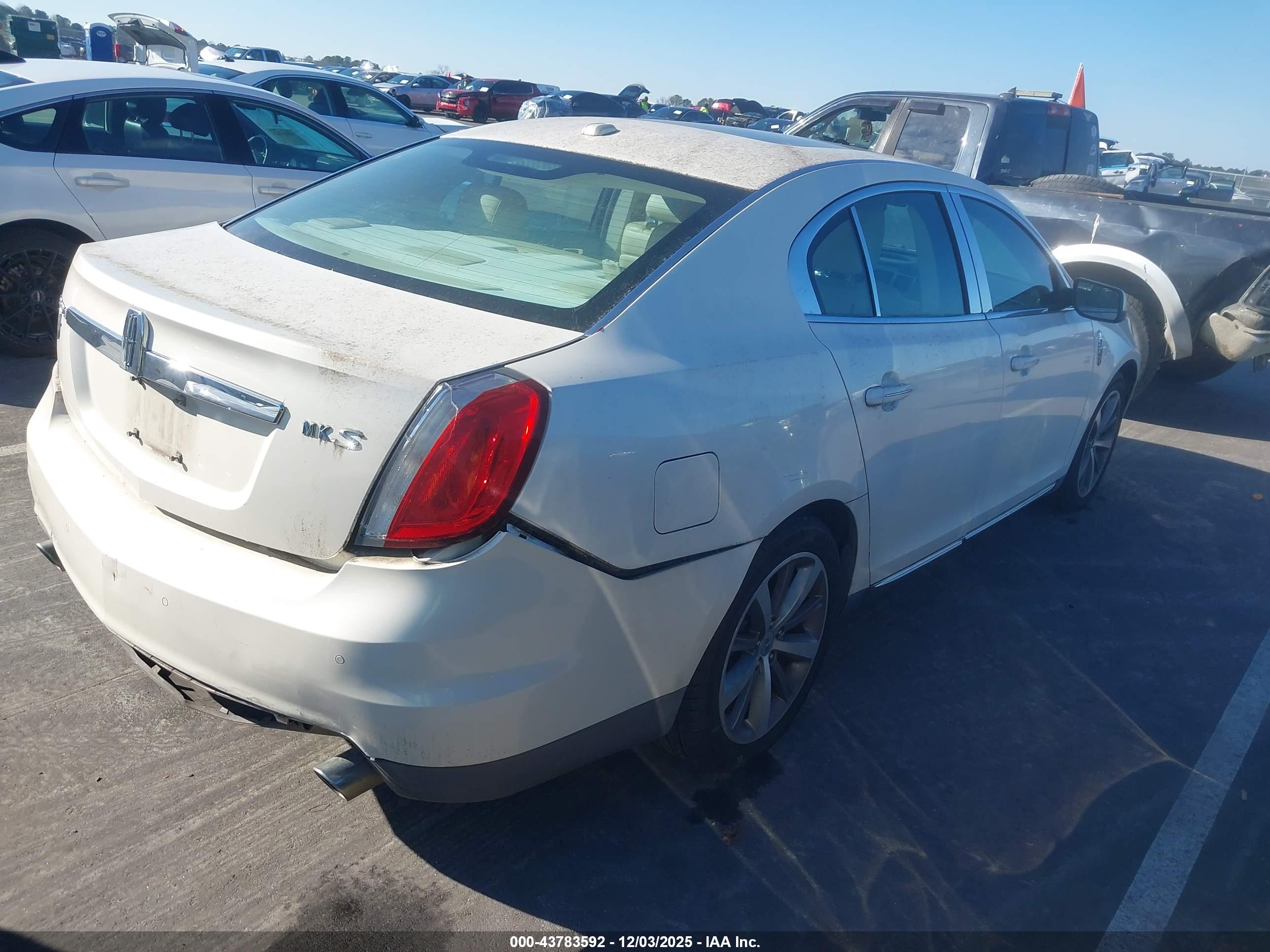 LINCOLN MKS image 4